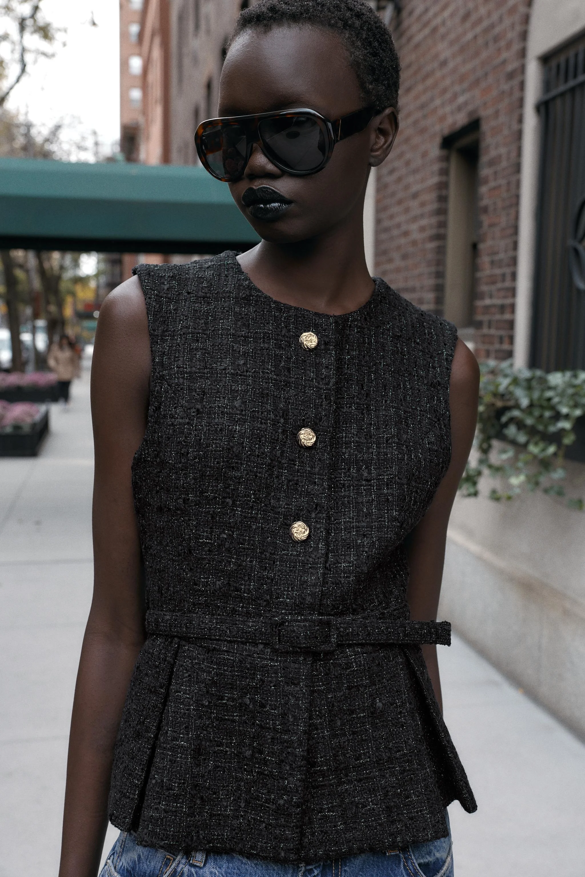 جلیقه خوش فرم با کمربند بافت فلزی