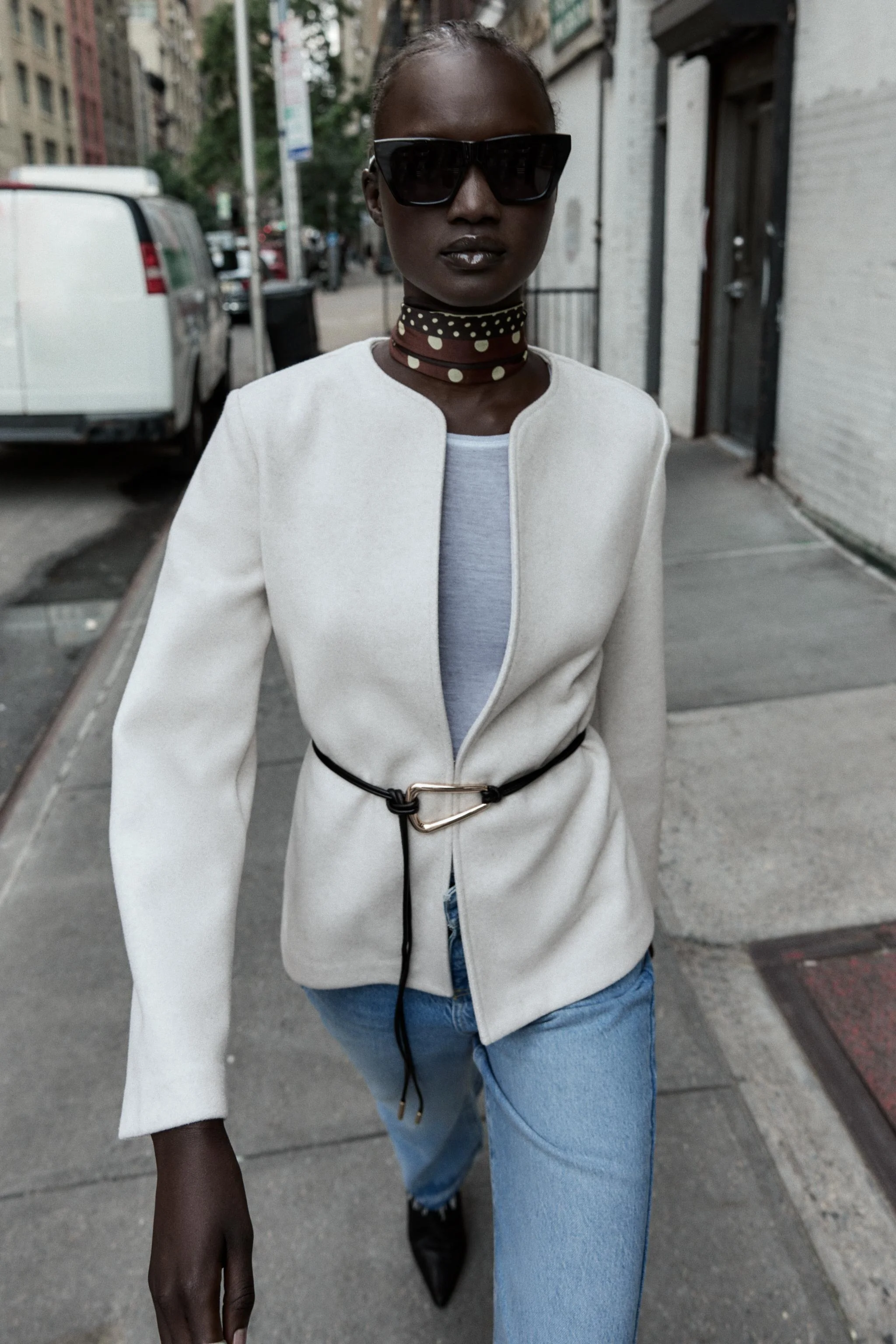 کت تک یقه گرد با کمربند