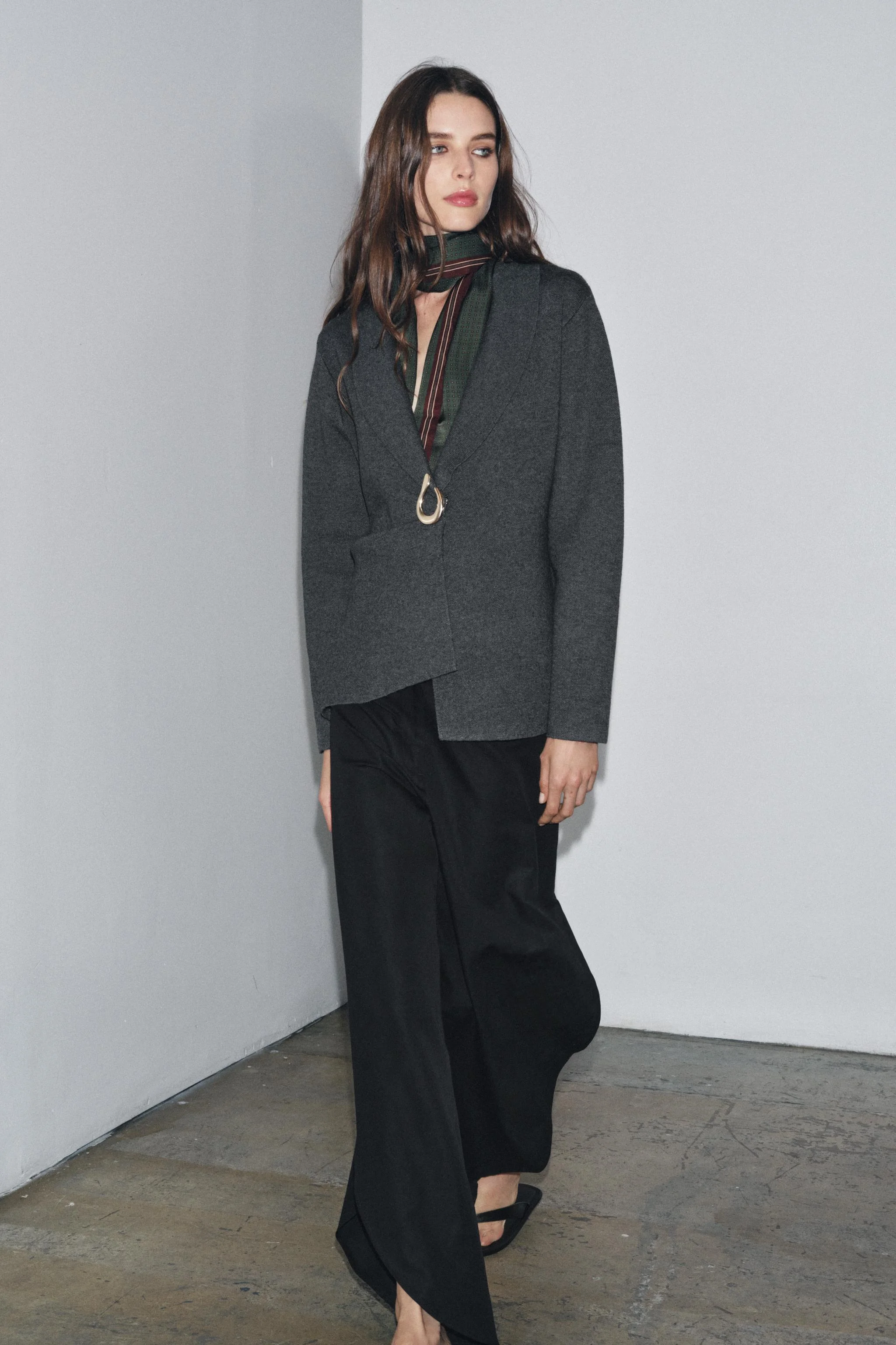 بلیزر بافتنی سنجاق سینه دار