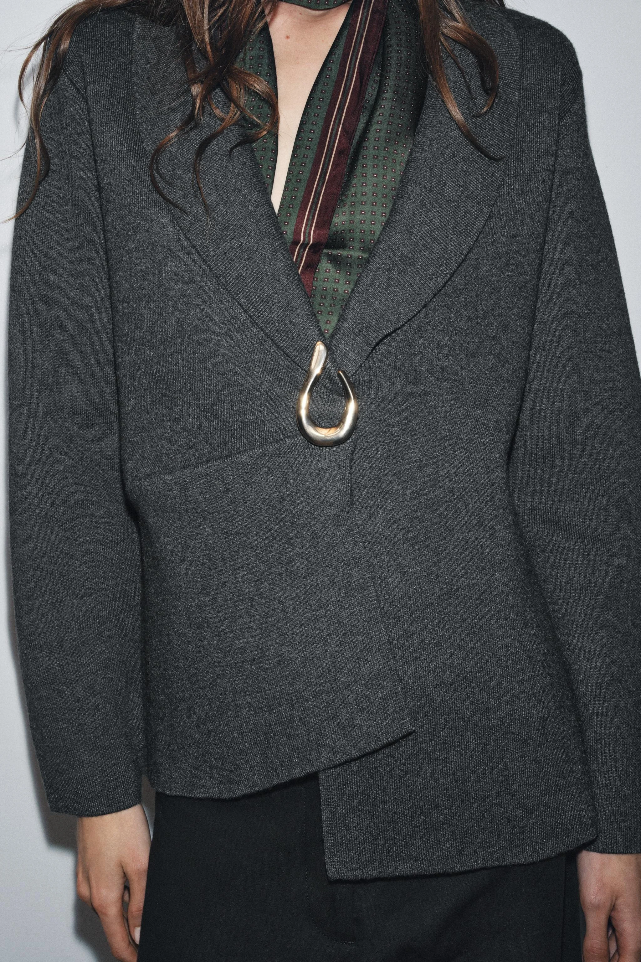 بلیزر بافتنی سنجاق سینه دار