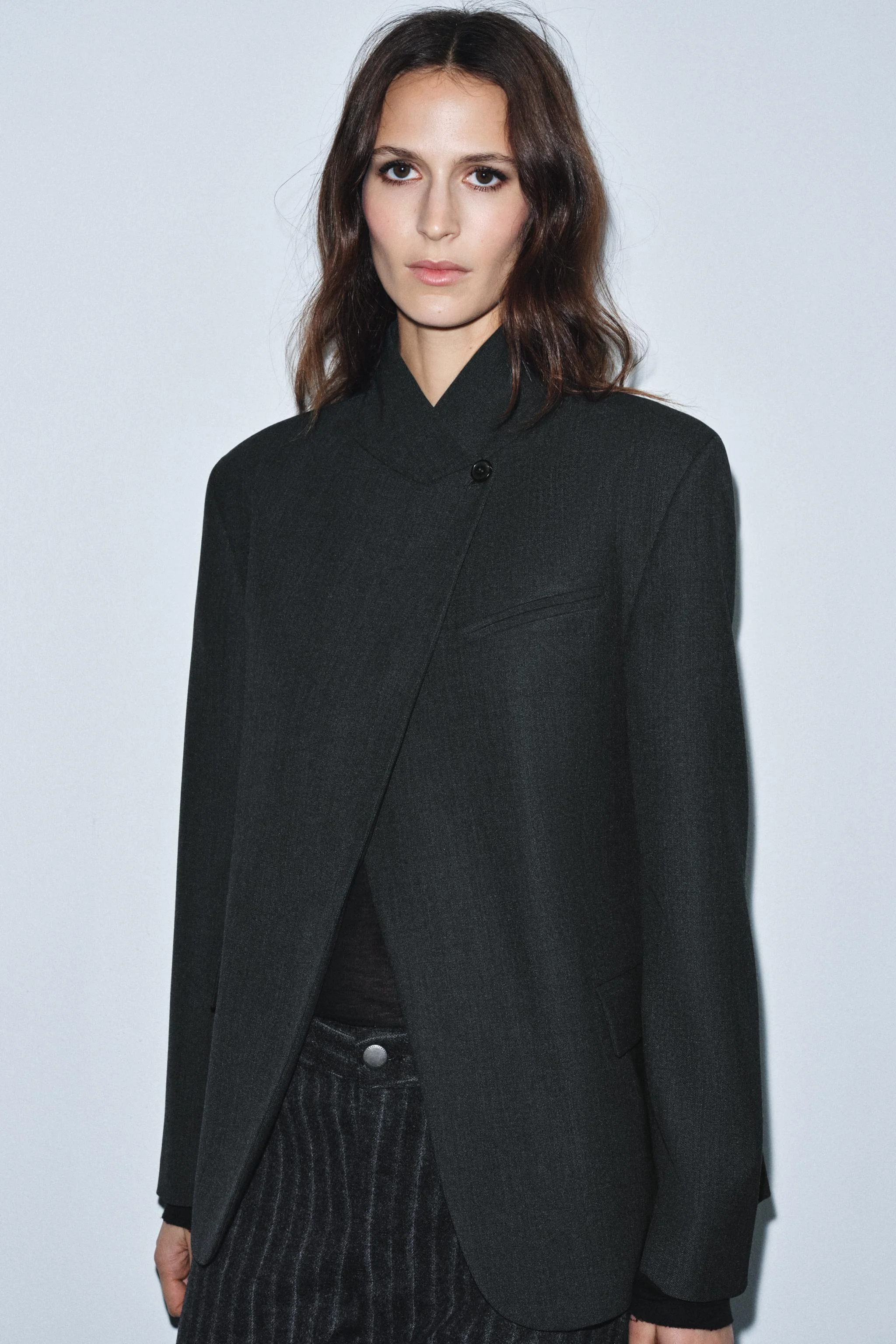 کت تک زنانه پشمی با طراحی خاص