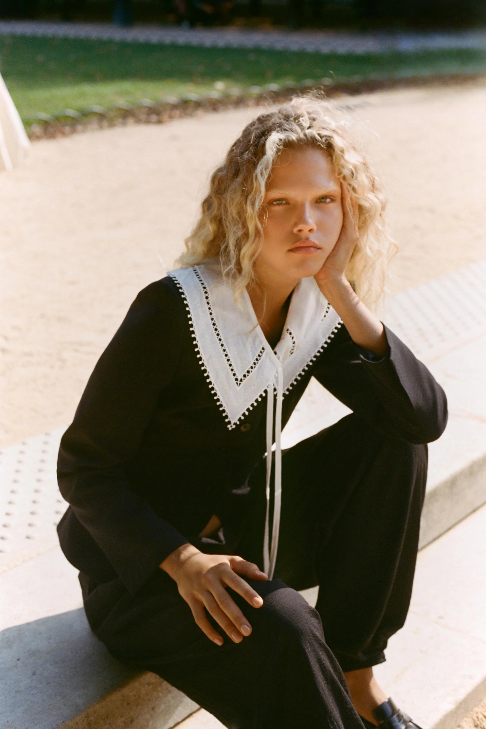 کت تک یقه گرد آستین بلند با سرشانه های پد دار