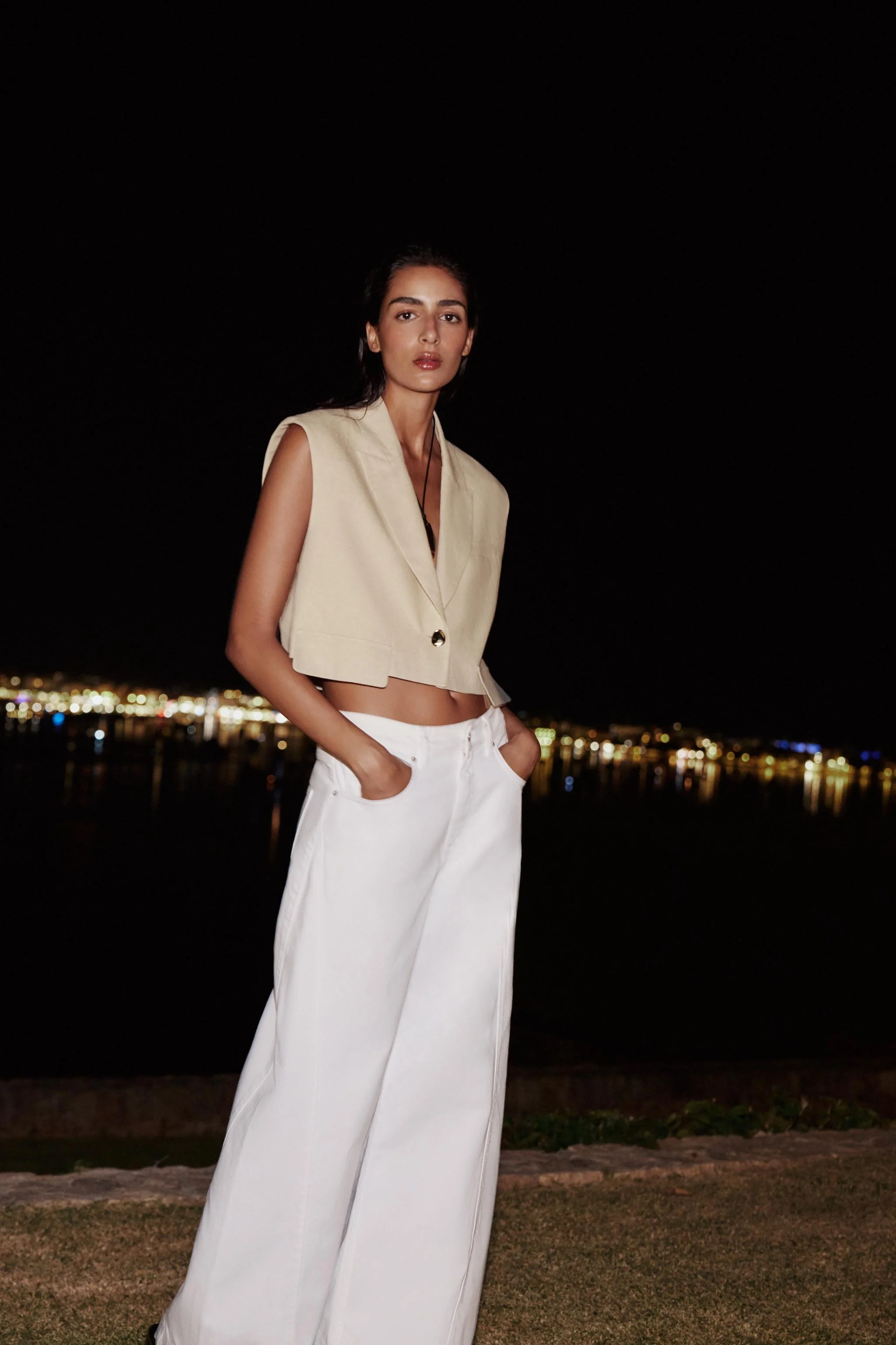 جلیقه کوتاه با یقه برگردان