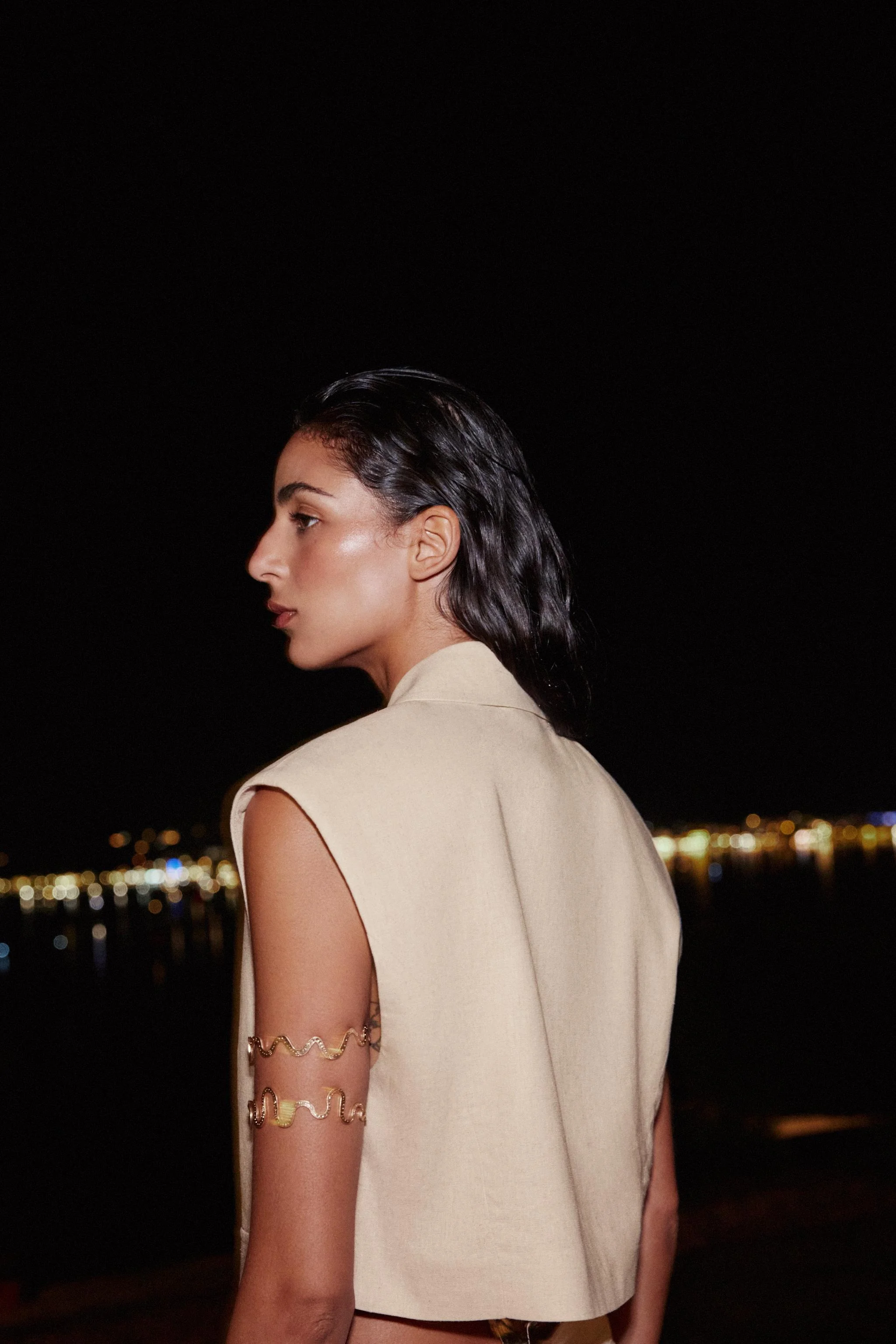 جلیقه کوتاه با یقه برگردان