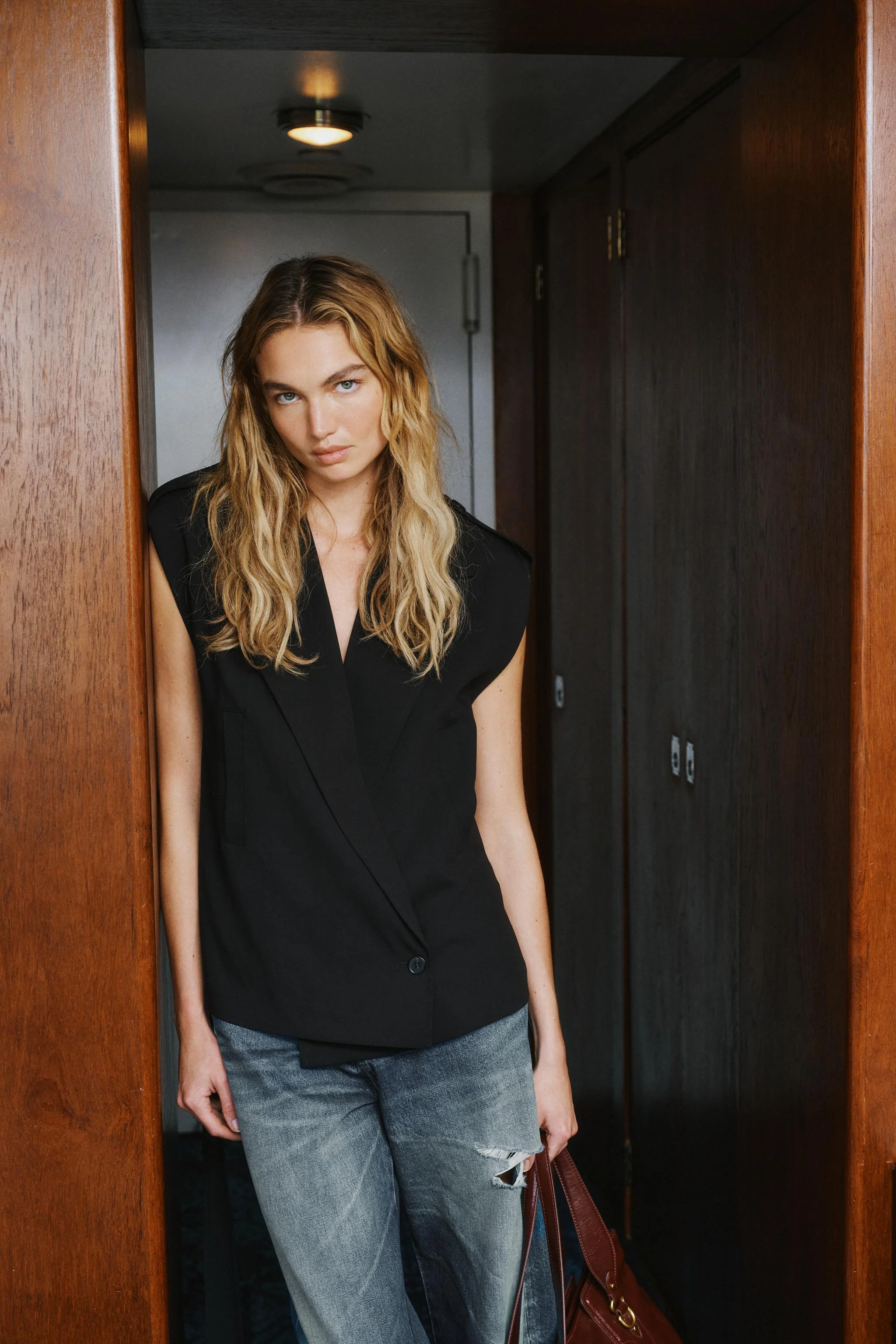 وست با پدهای شانه و کمربند