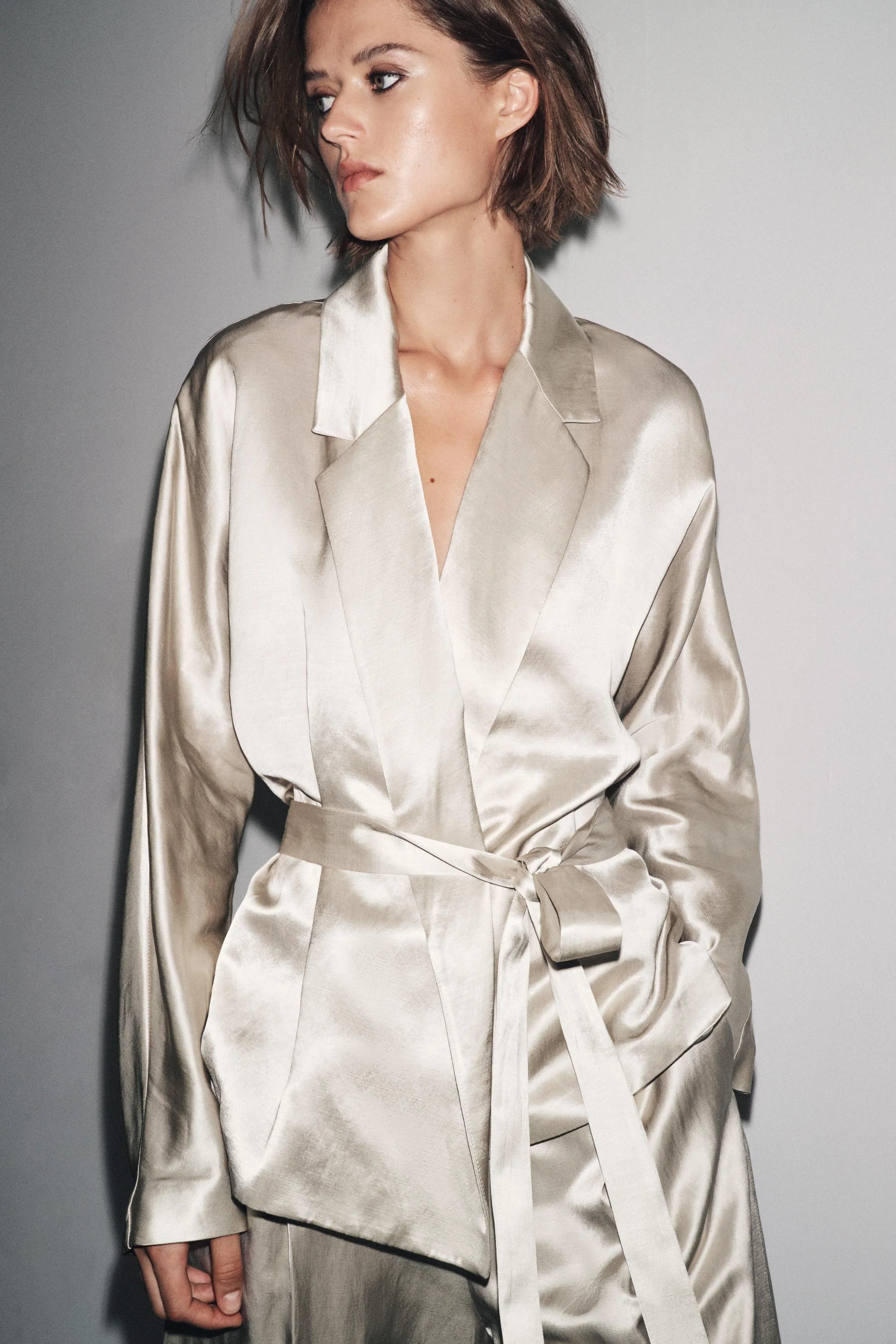 کت تک کمربنددار ساتن نسخه محدود ZW COLLECTION