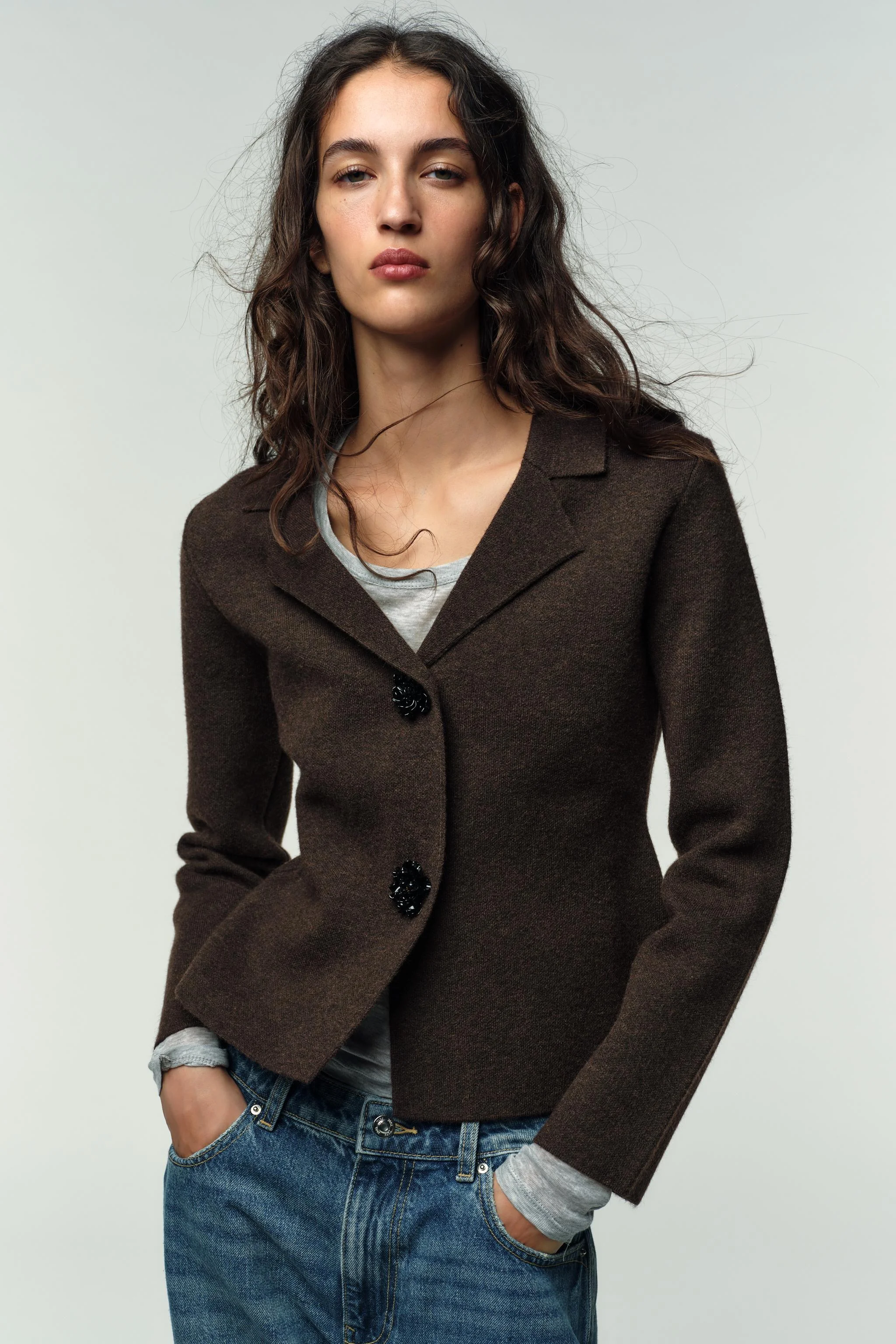 کت تک بافتنی با دکمه های نگین دار طرح گل