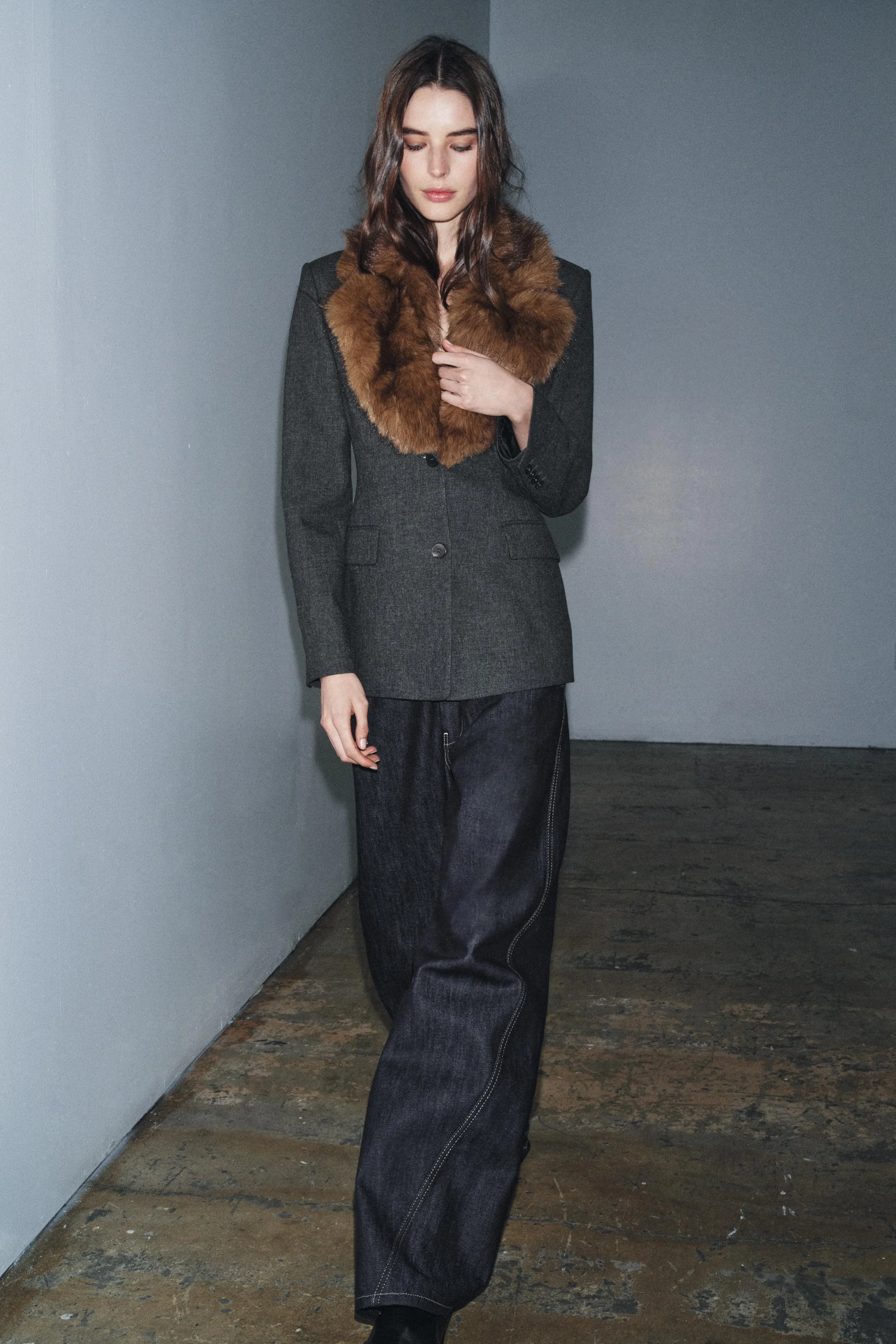 کت بلیزر فیت تن ZW COLLECTION با یقه خز مصنوعی