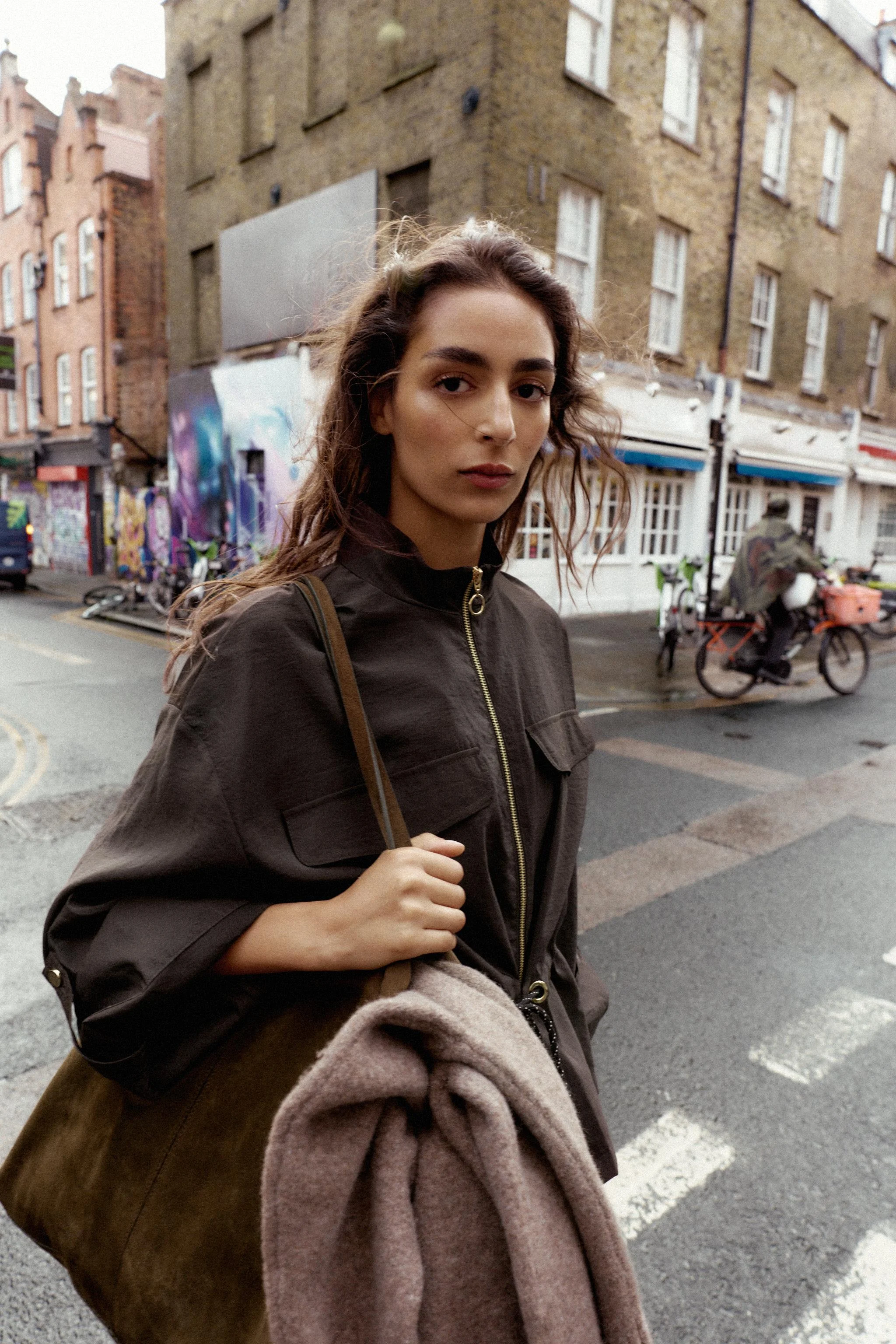 کت سافاری با بند کشی کت سافاری با بند کشی