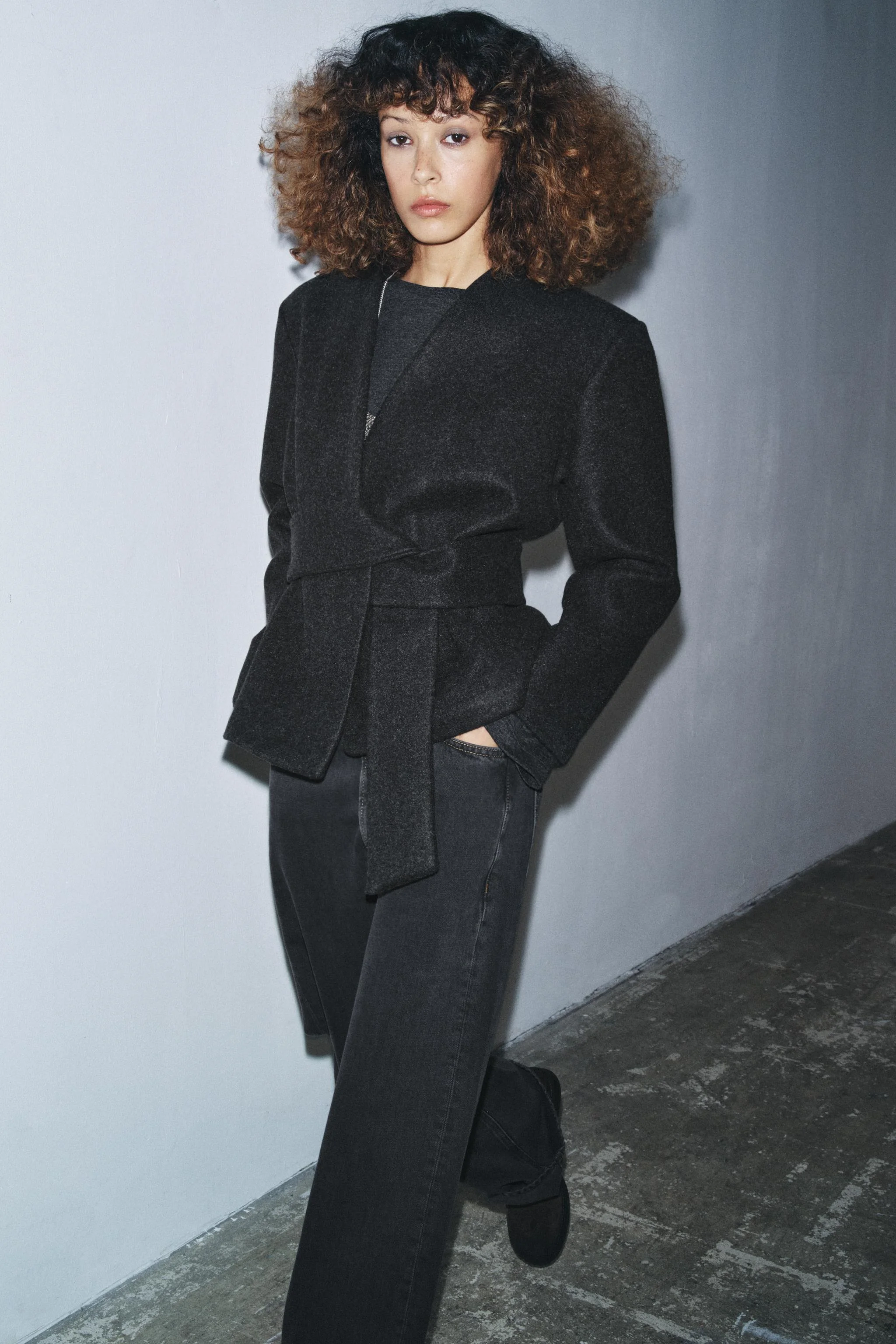 کت کمربند دار با بافت نرم