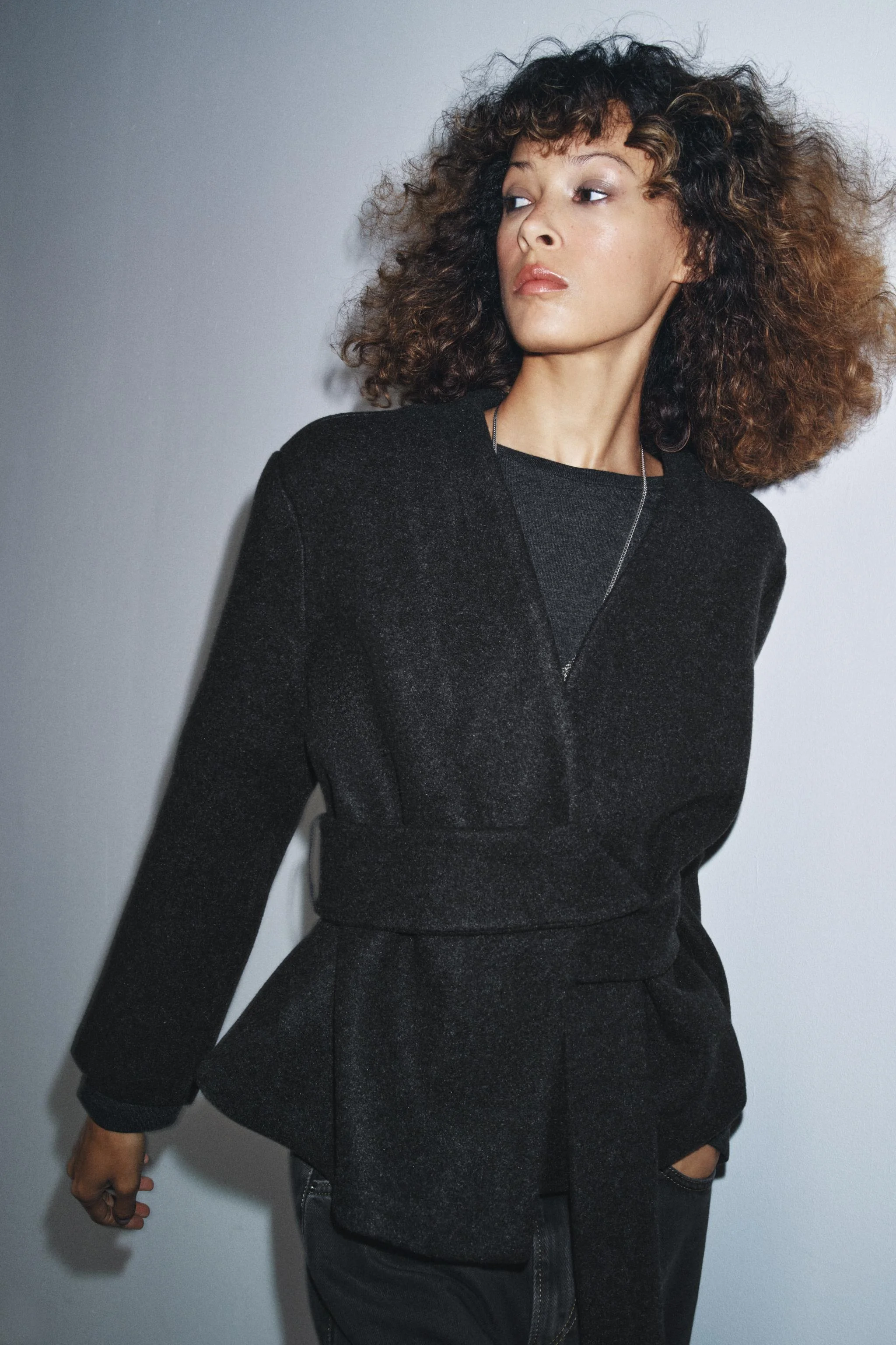 کت کمربند دار با بافت نرم