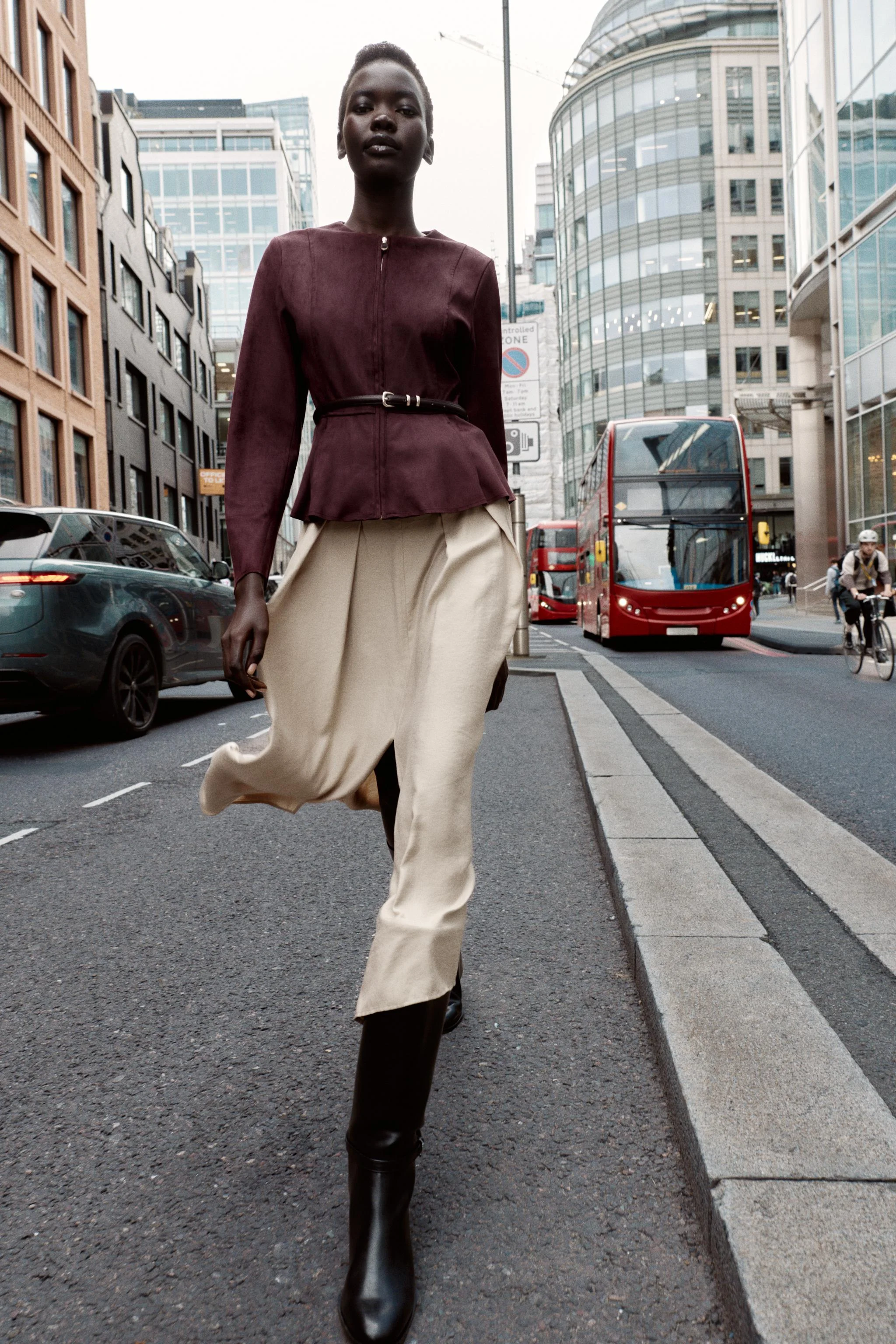 کت پپلوم با افکت جیر و کمربند کت پپلوم با افکت جیر و کمربند