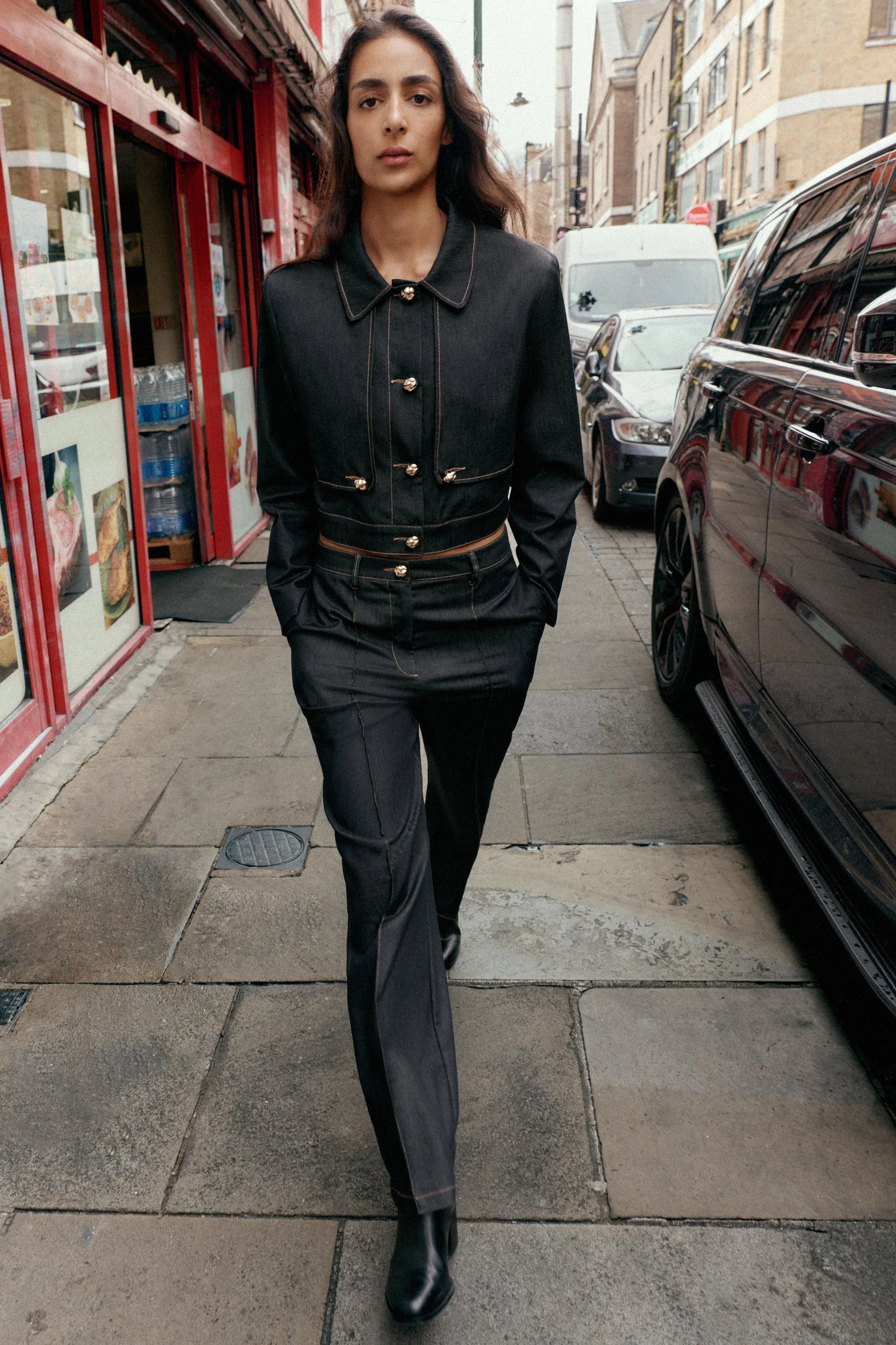 کت کوتاه با دوخت متضاد