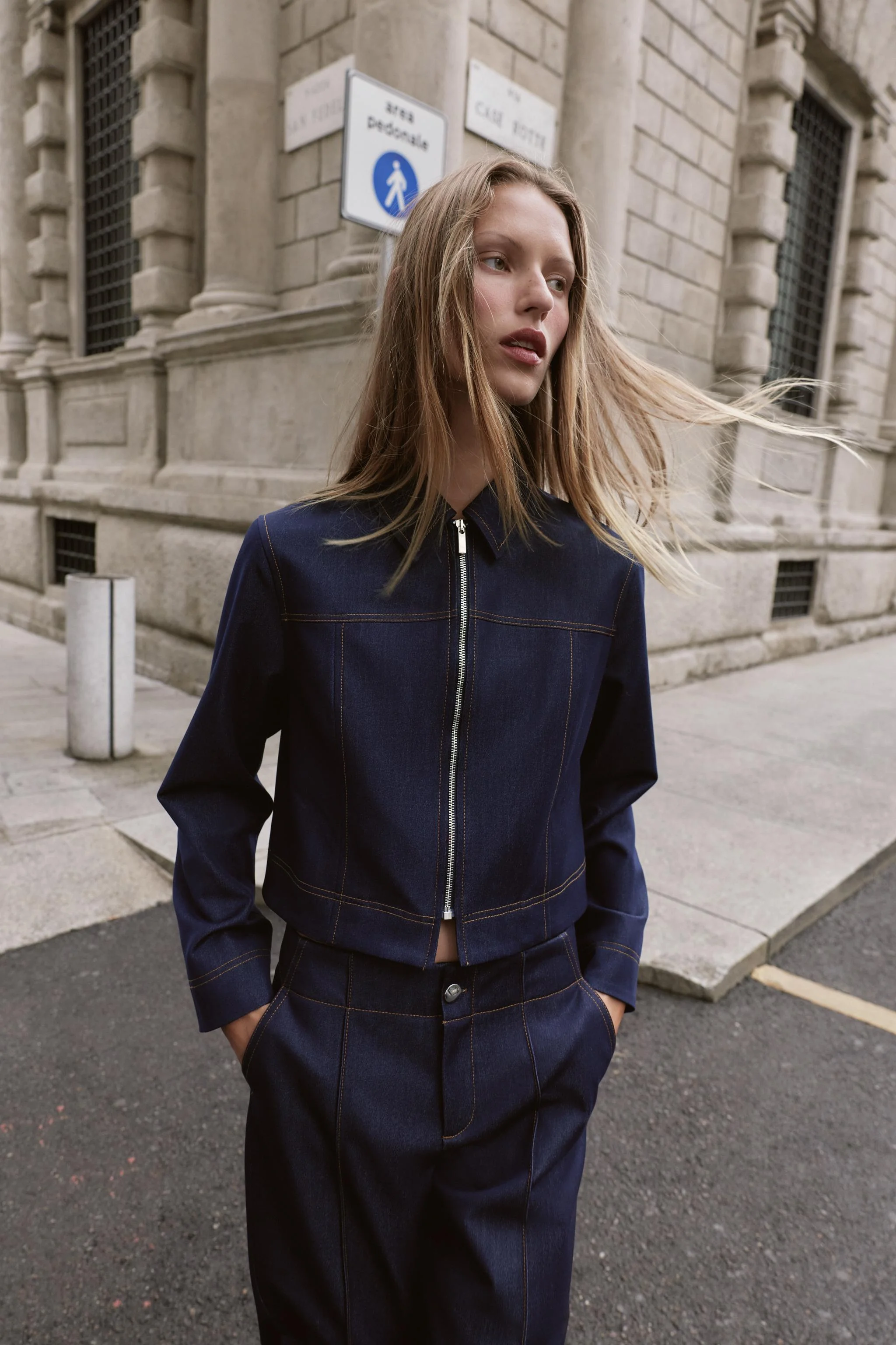 کت با دوخت تزئینی متضاد