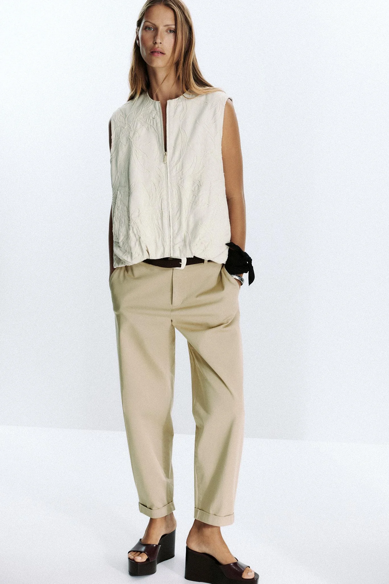 جلیقه گلدوزی شده جلیقه گلدوزی شده