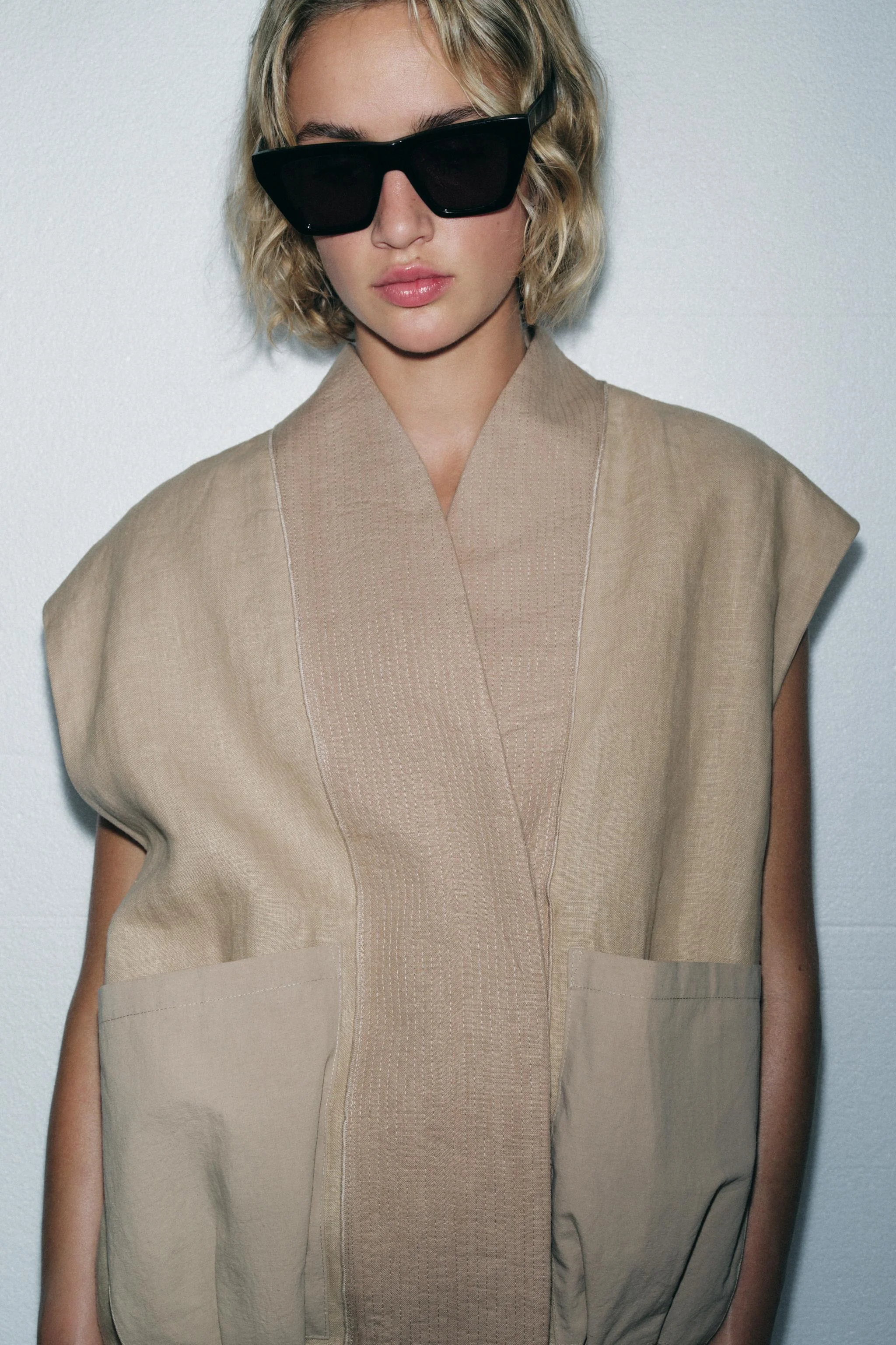 جلیقه بافتنی یقه هفت ضربدری از جنس 100% لینن