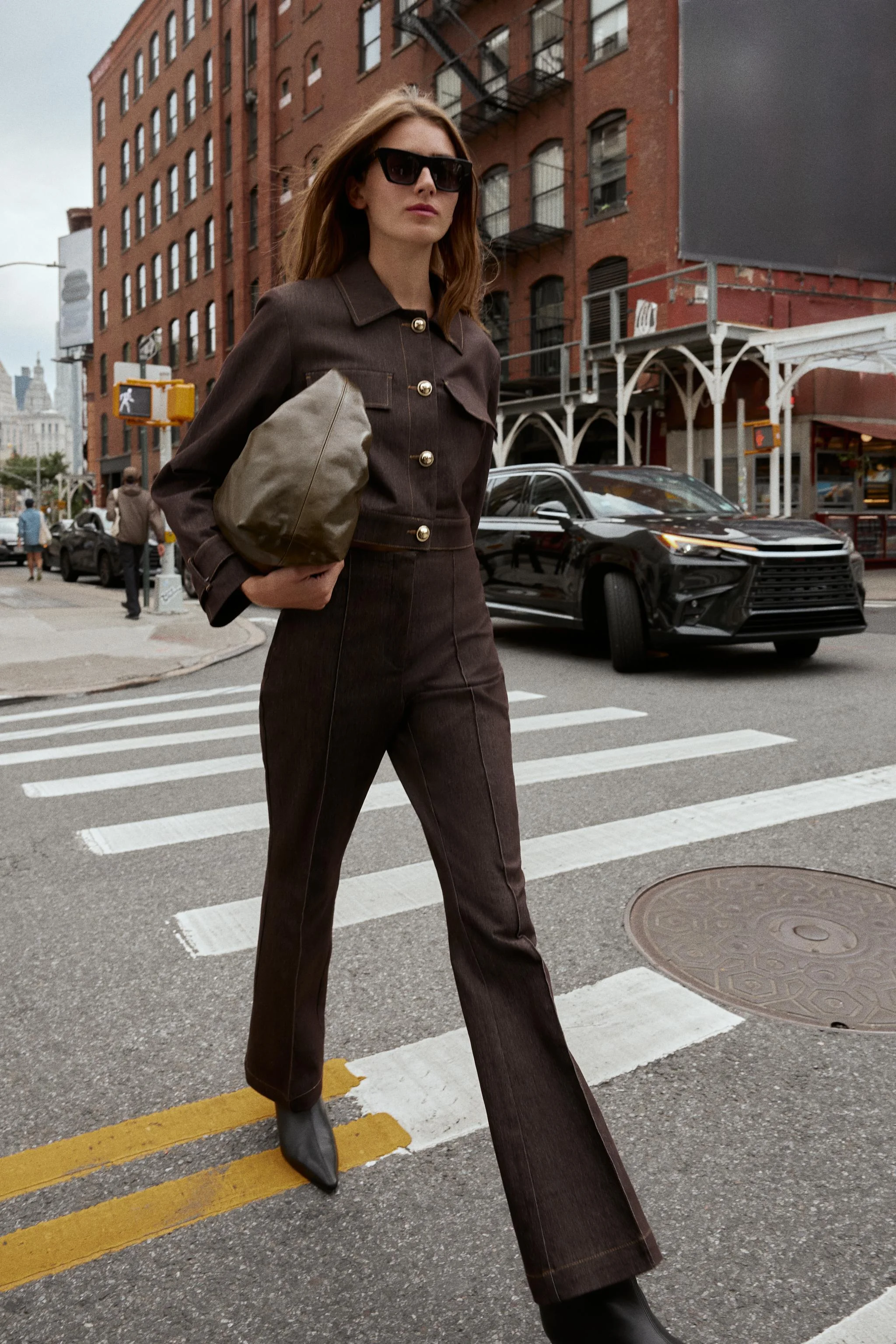 کت کوتاه با دوخت متضاد