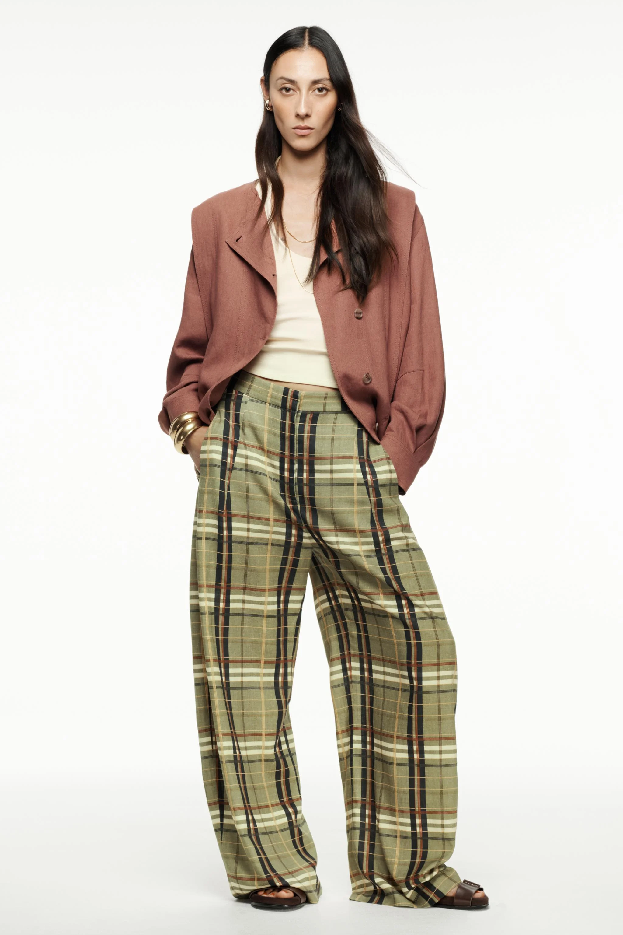 کت بمبر زنانه مدل ZW COLLECTION با ترکیب پارچه لینن کت بمبر زنانه مدل ZW COLLECTION با ترکیب پارچه لینن