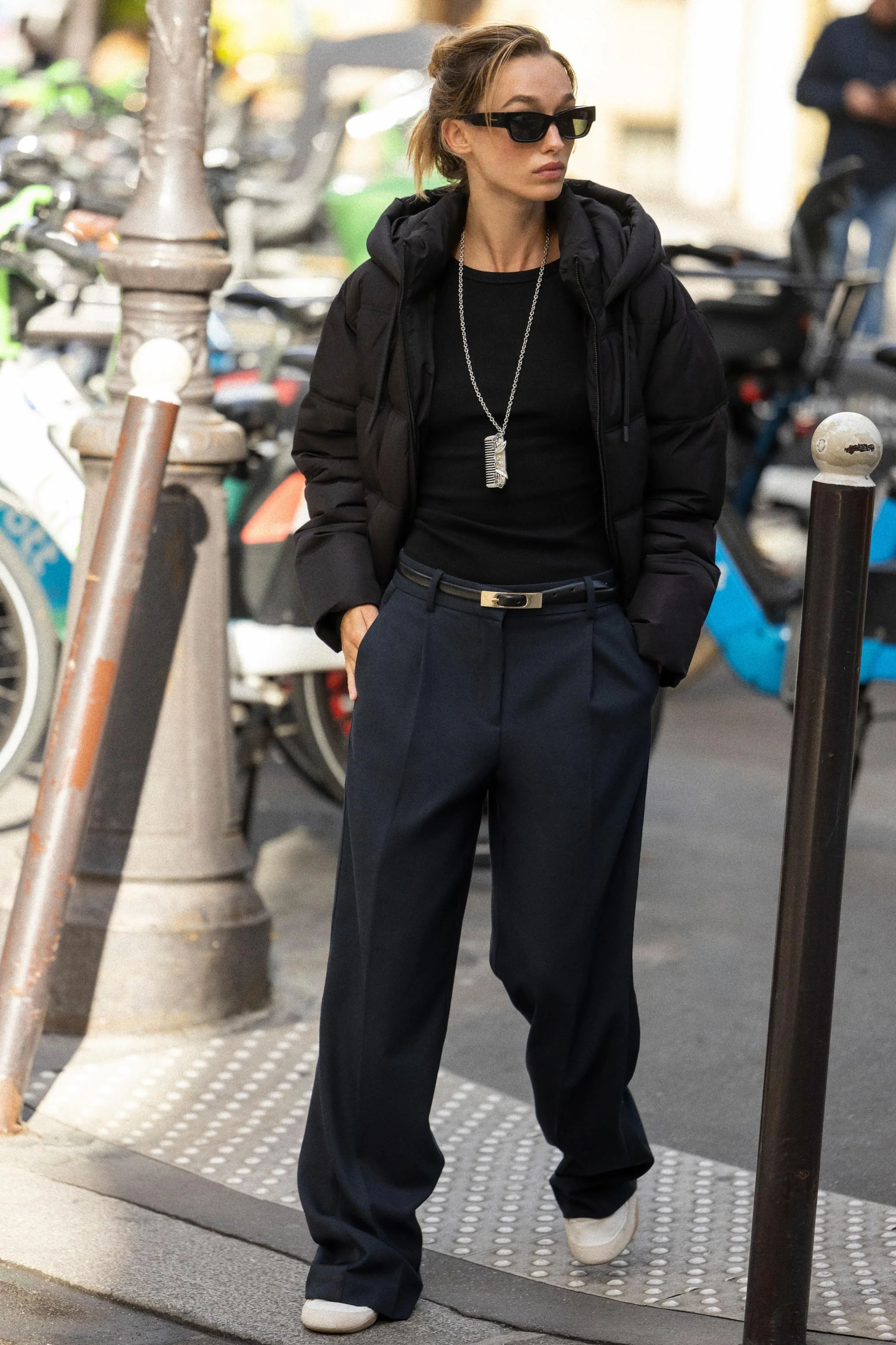 آنوراک کلاه دار کوتاه، ضد آب و ضد باد