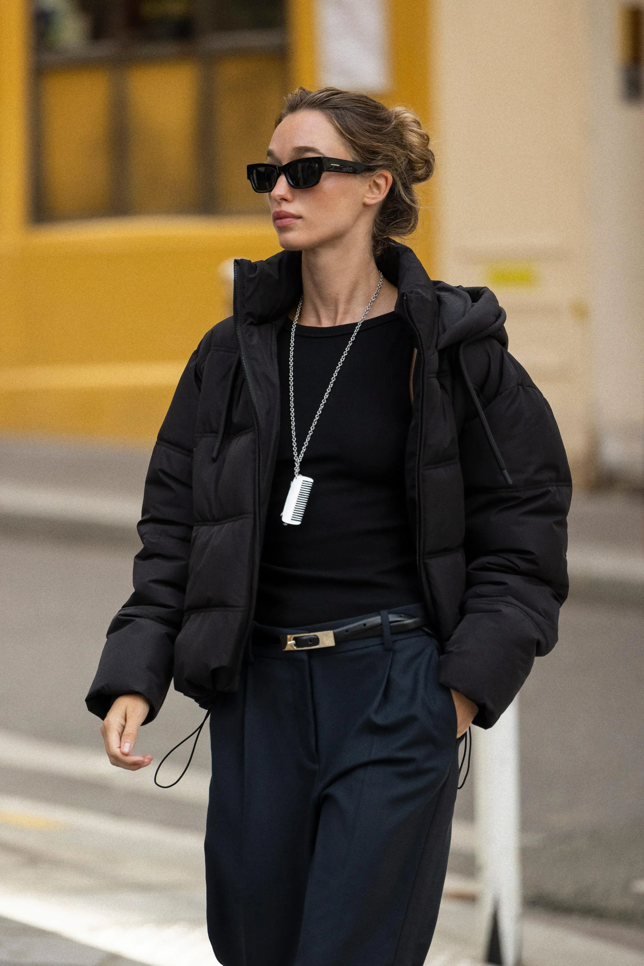 آنوراک کلاه دار کوتاه، ضد آب و ضد باد