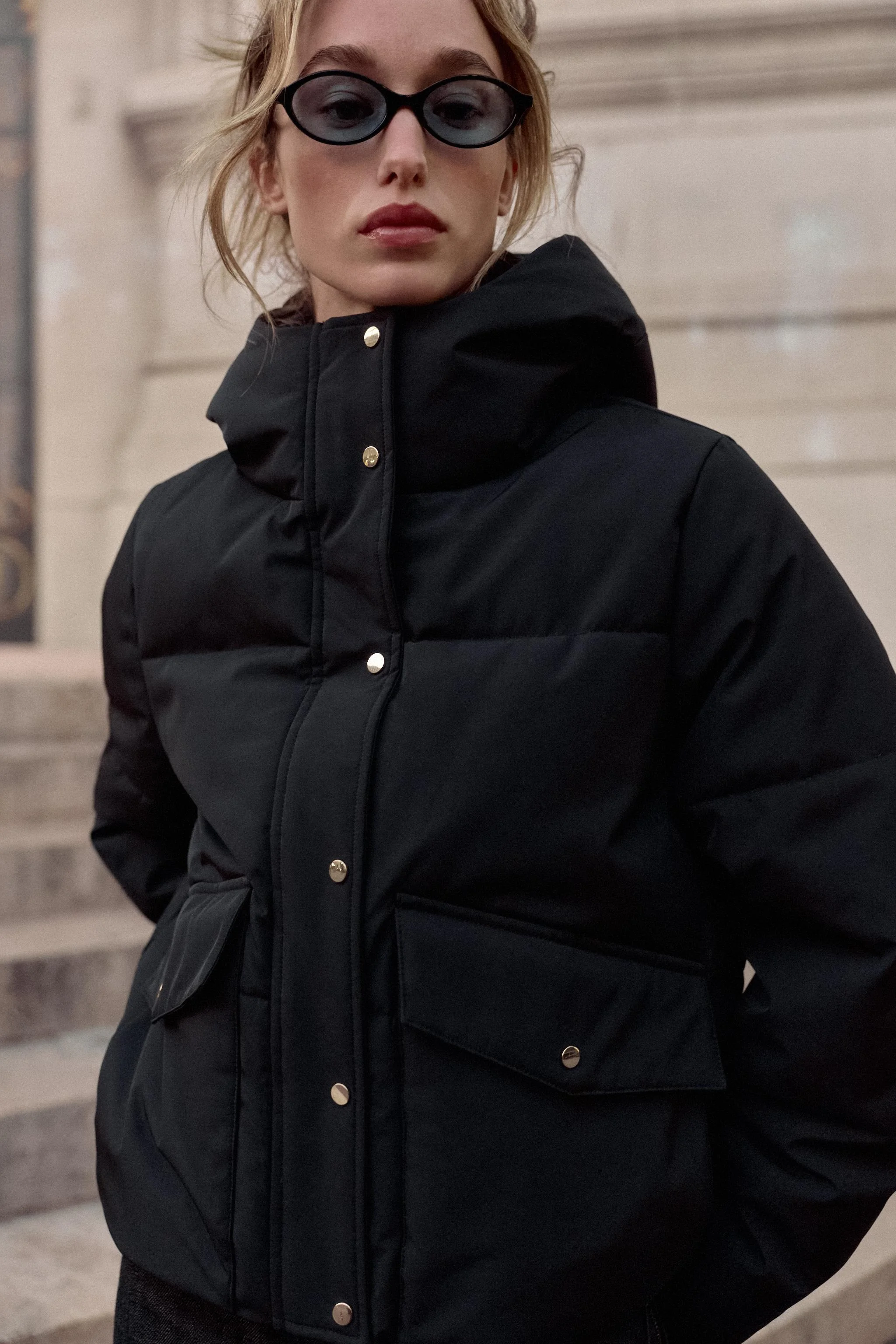 آنوراک کلاه دار کوتاه، ضد آب و ضد باد