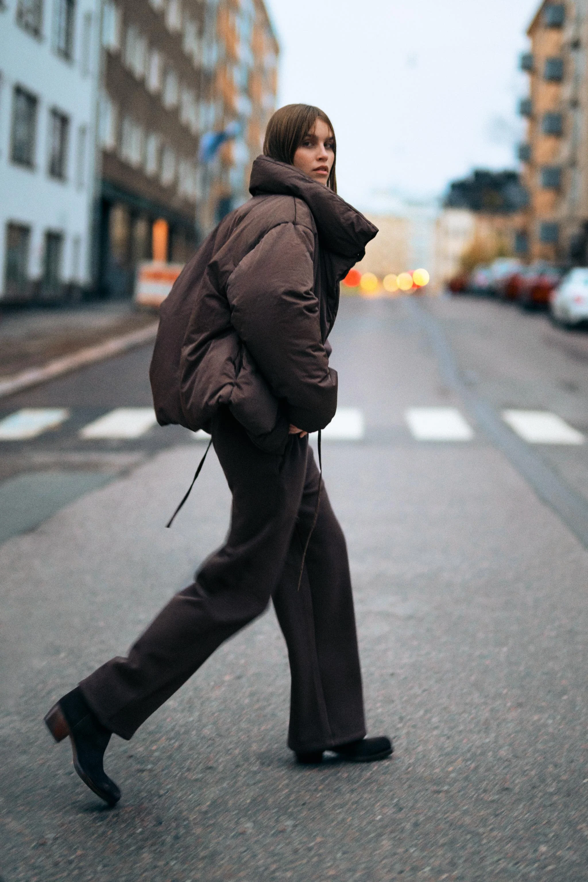 آنوراک کوتاه لایه دار با محافظت در برابر آب و باد