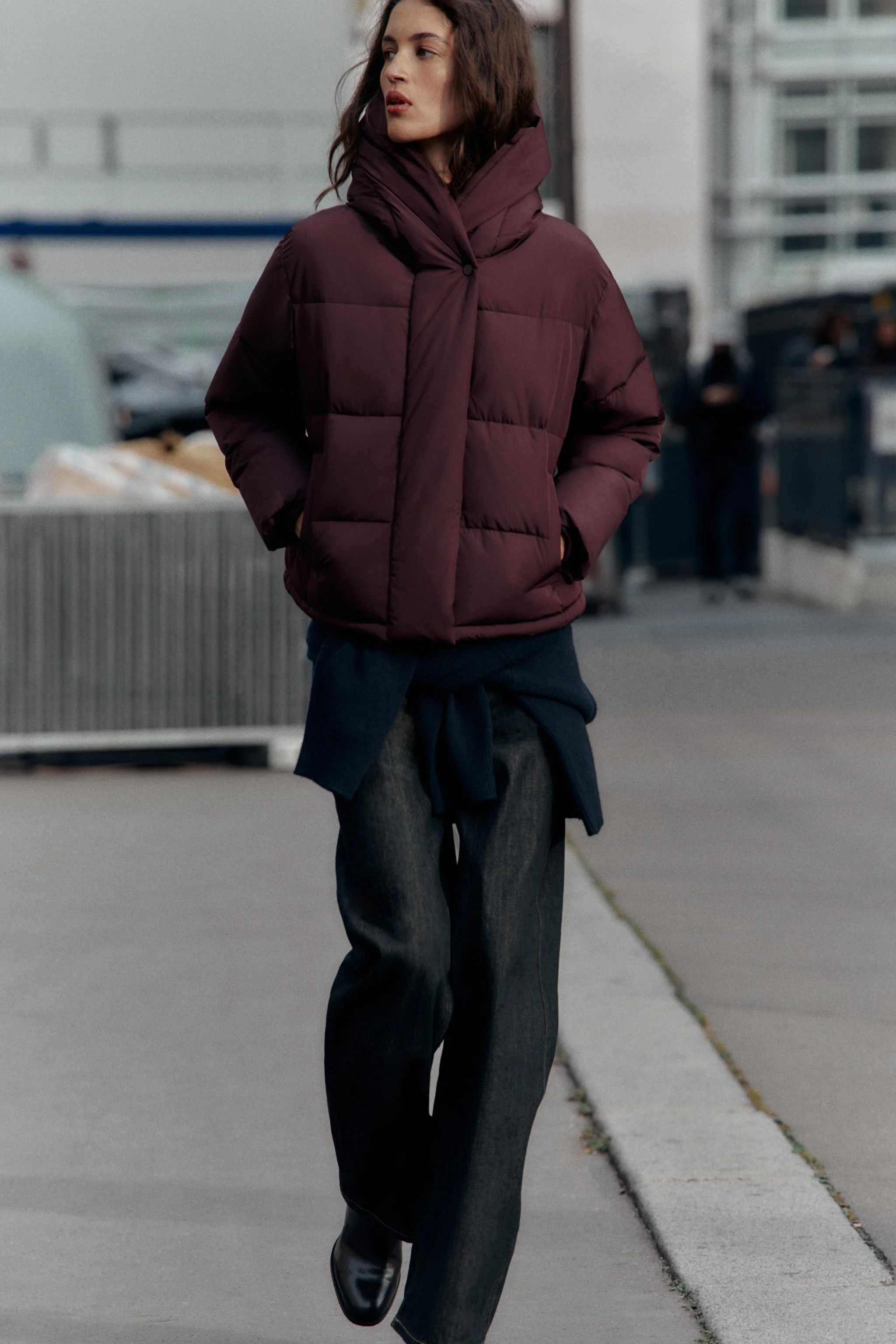 آنوراک کلاه دار کوتاه، ضد آب و ضد باد