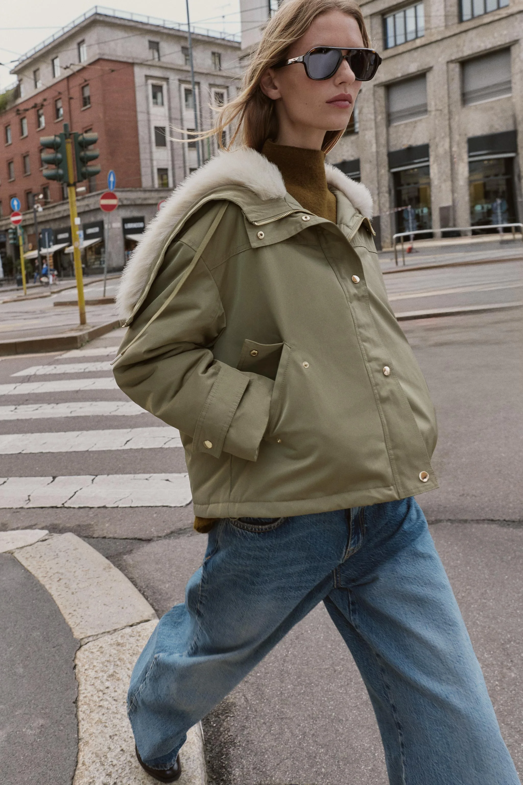 پارکا کوتاه با کلاه خز مصنوعی