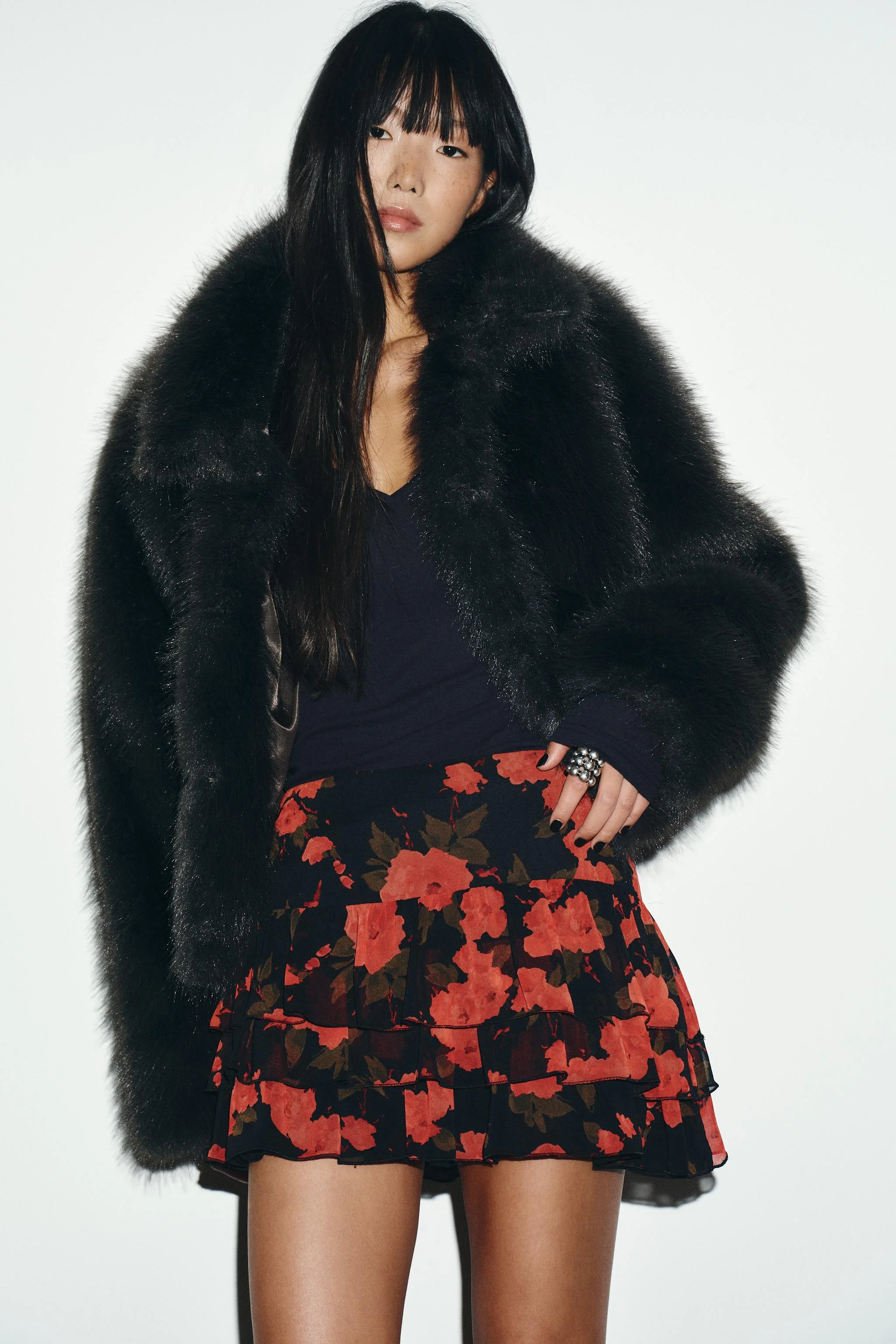 کت کوتاه خز مصنوعی با بست دکمه‌ای