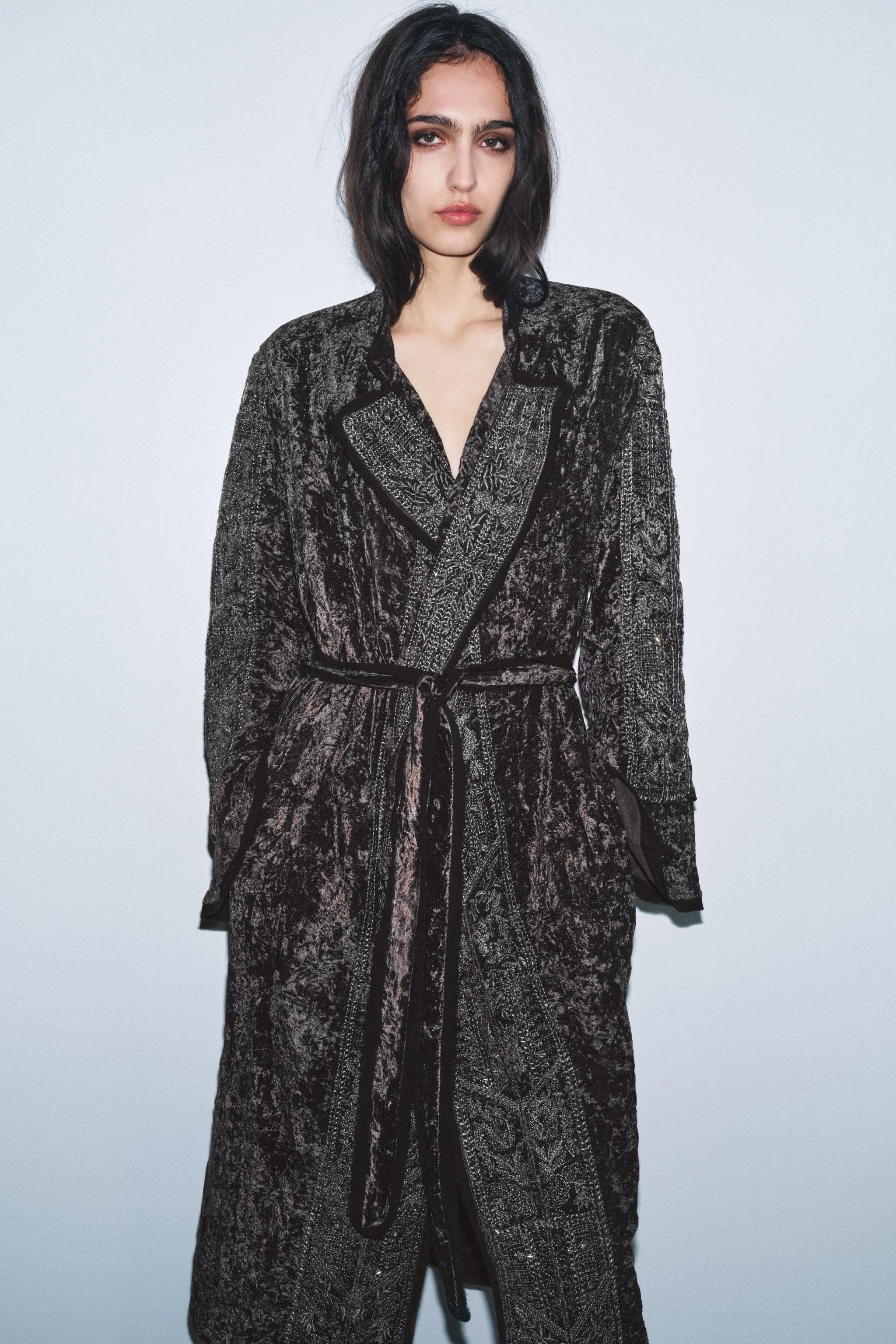 کیمونو مخمل گلدوزی شده نسخه محدود ZW COLLECTION