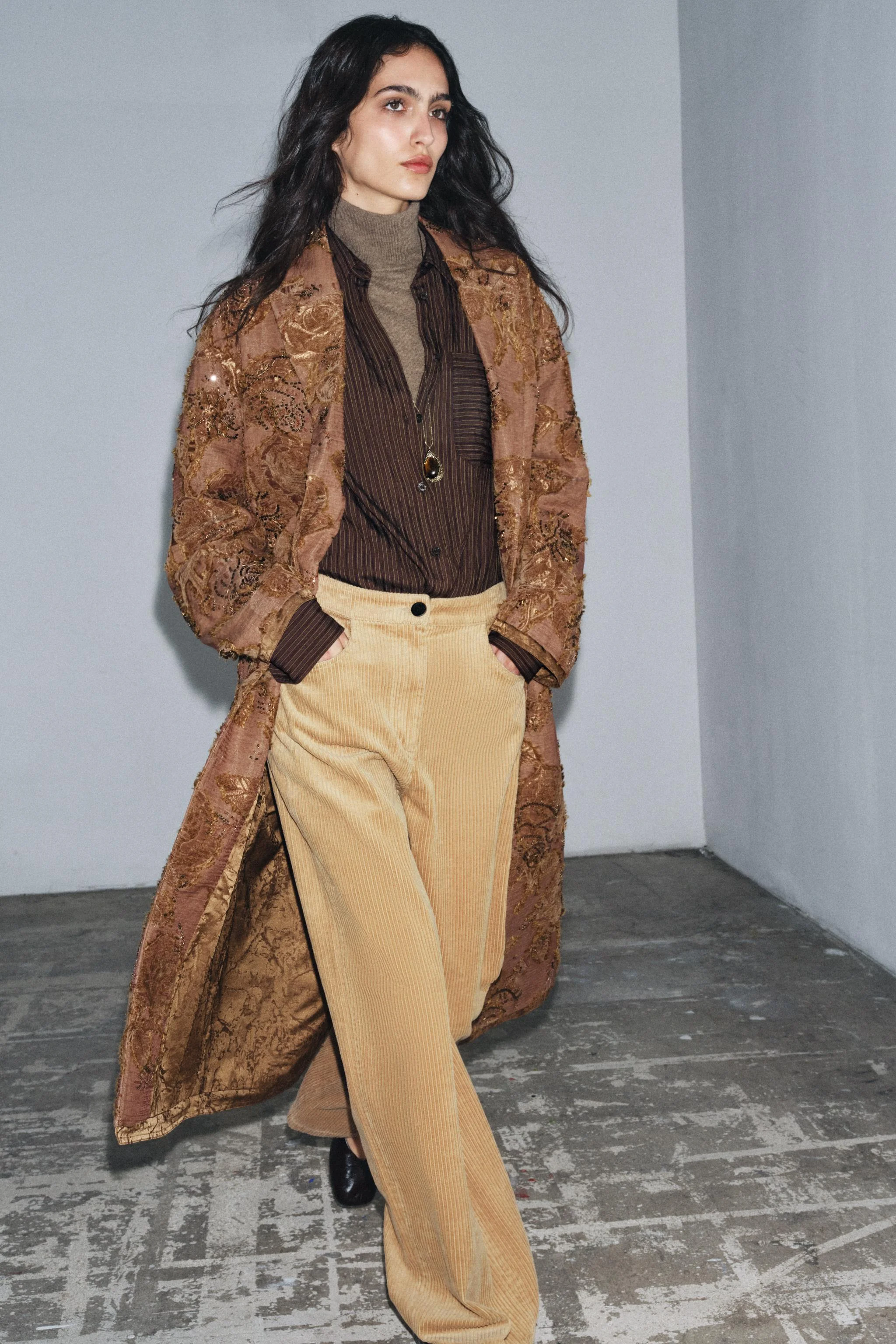 کت بلند گلدوزی شده ZW COLLECTION نسخه محدود