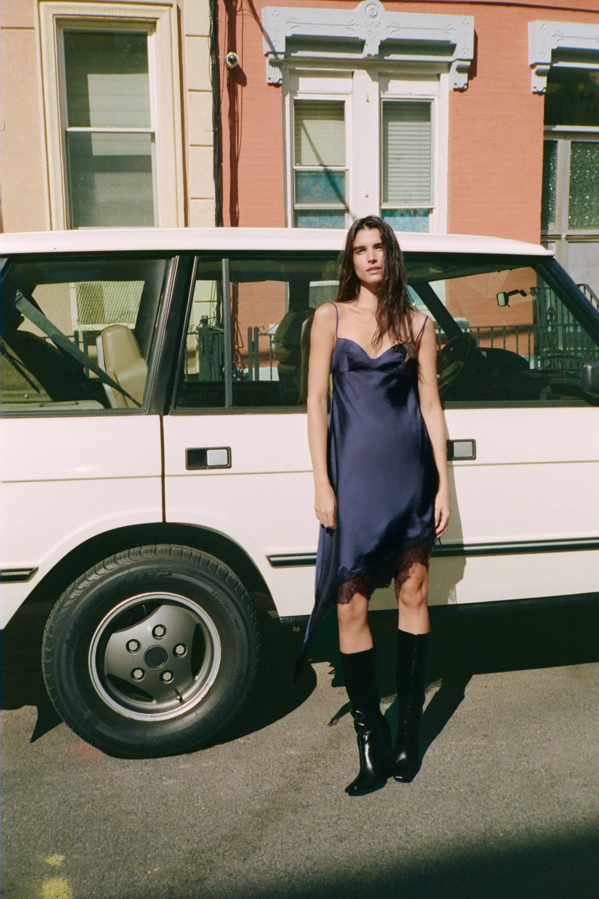 پیراهن میدی ساتن نامتقارن با گیپور