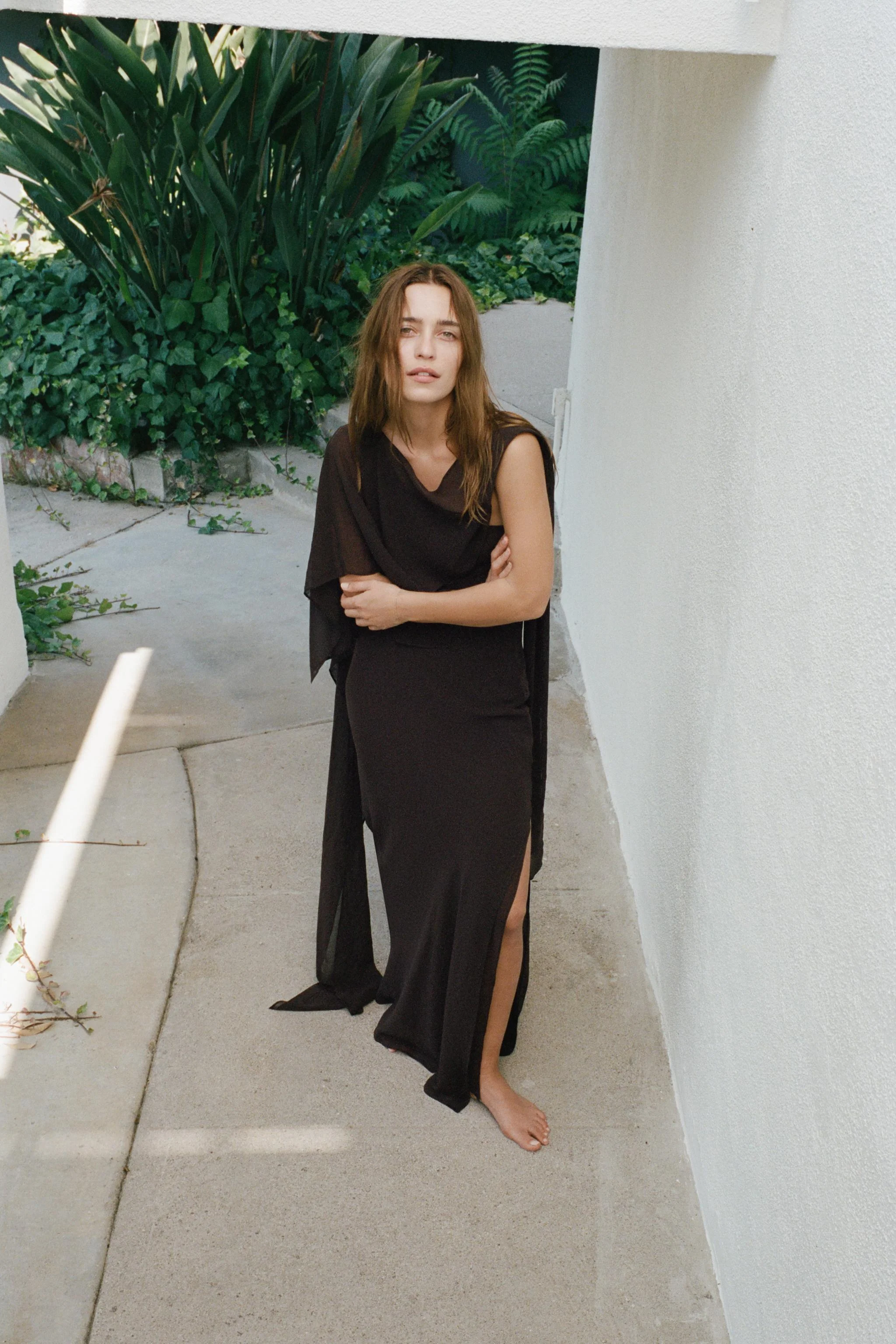 پیراهن کیپ نامتقارن با طراحی خاص