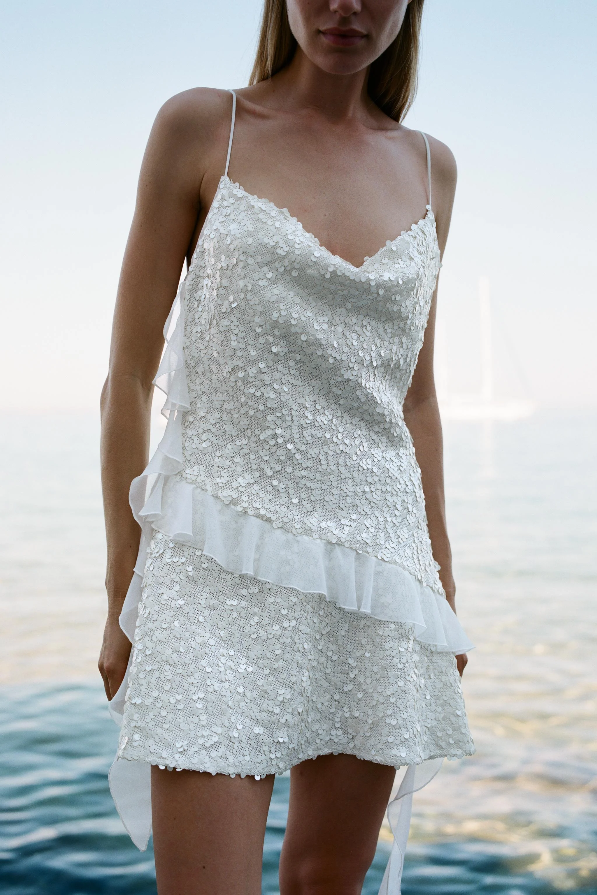 پیراهن کوتاه چین‌دار پولک‌دار