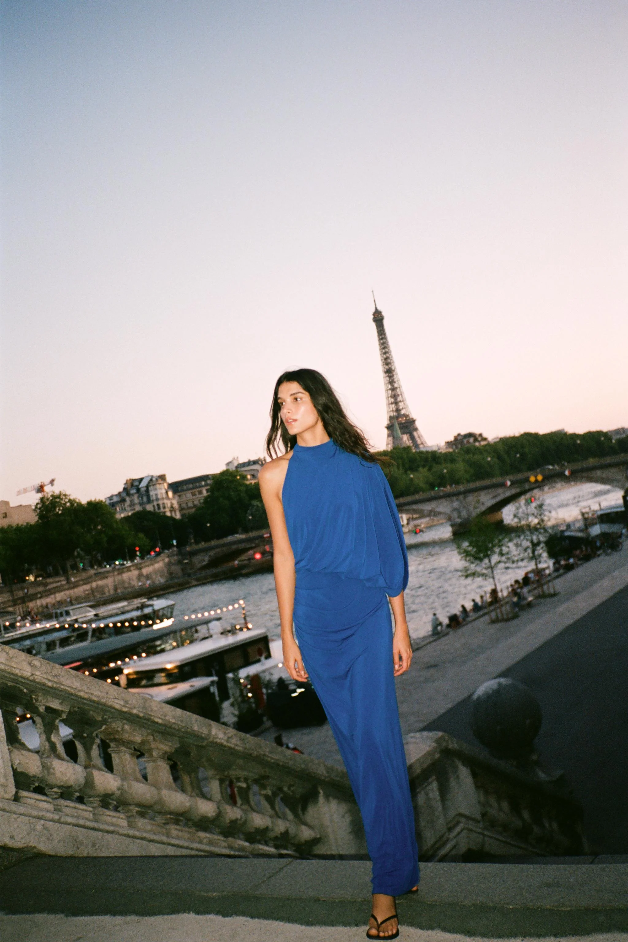 پیراهن بلند با شنل آویخته