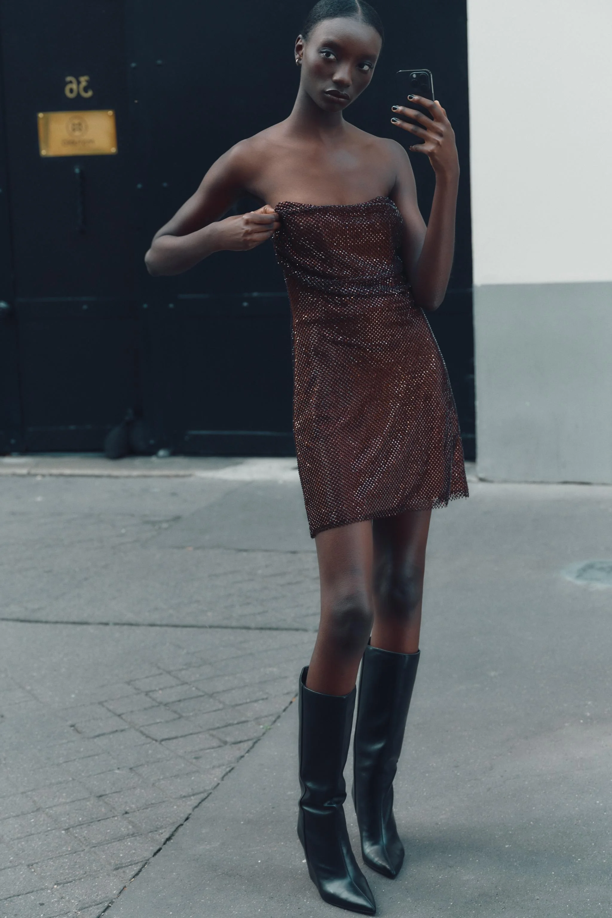 پیراهن کوتاه پولک‌دار قرمز بدون بند