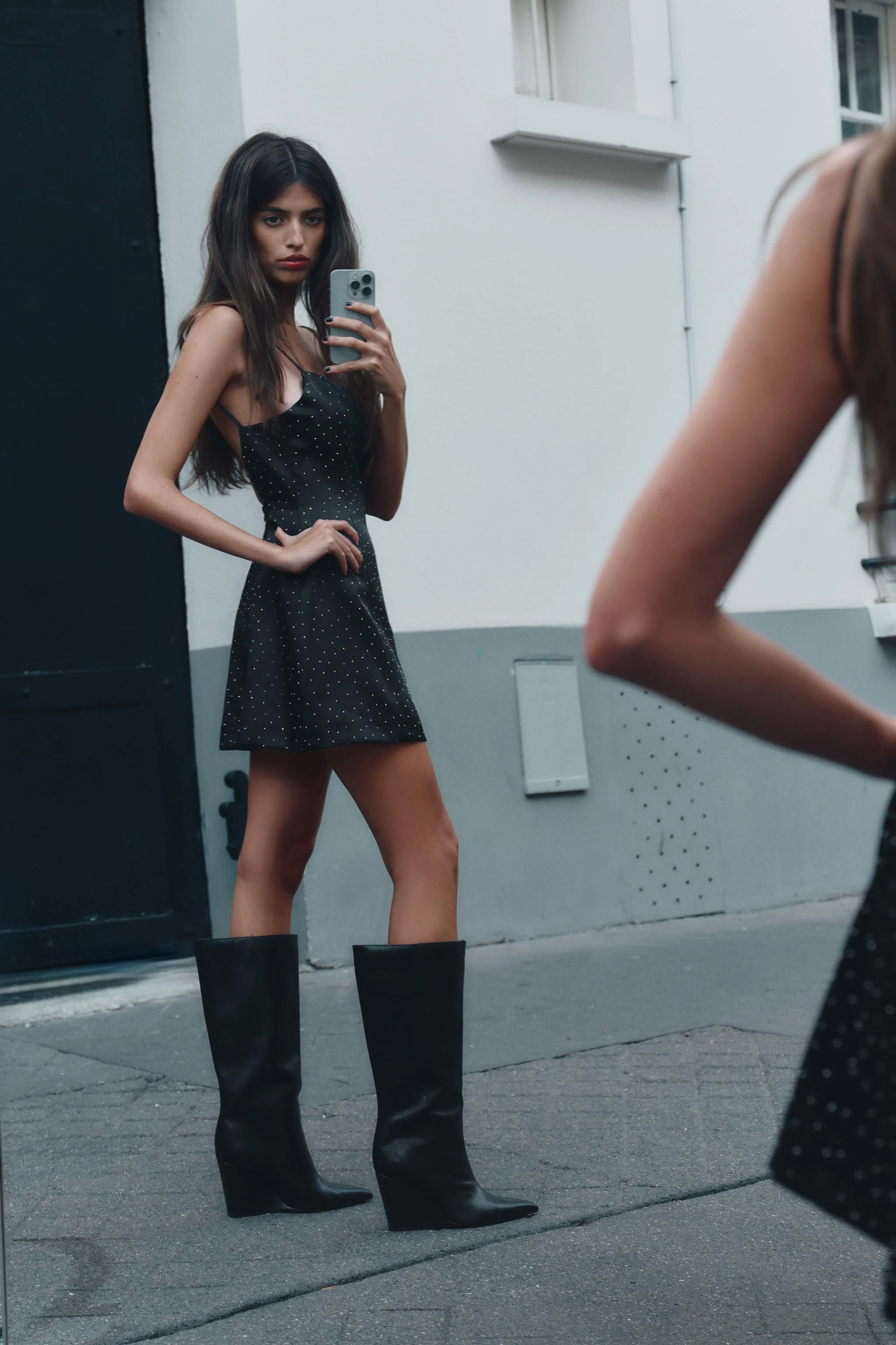 پیراهن کوتاه ساتن با تزیینات نگین