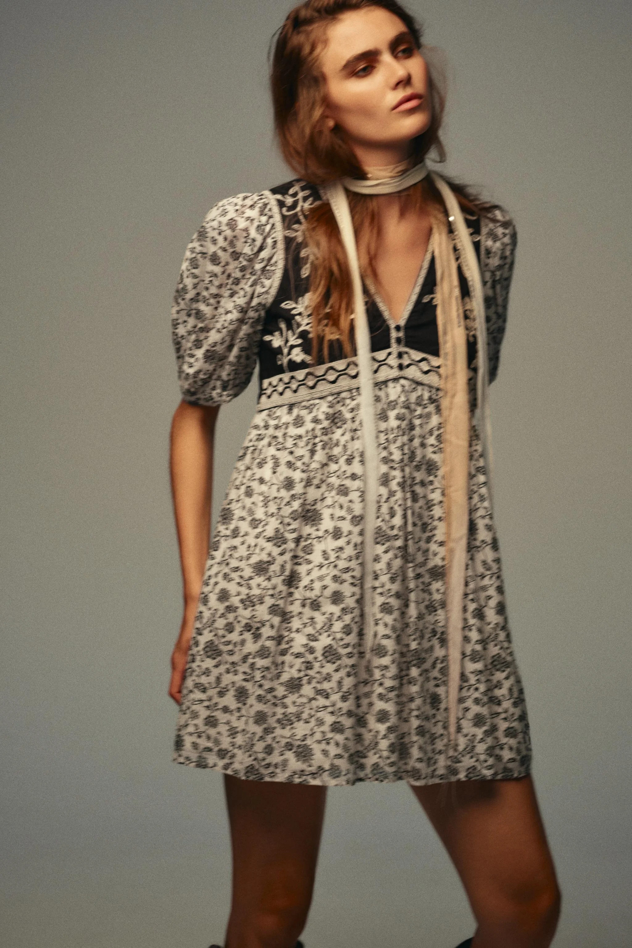 پیراهن کوتاه طرح گلدار ترکیبی پیراهن کوتاه طرح گلدار ترکیبی