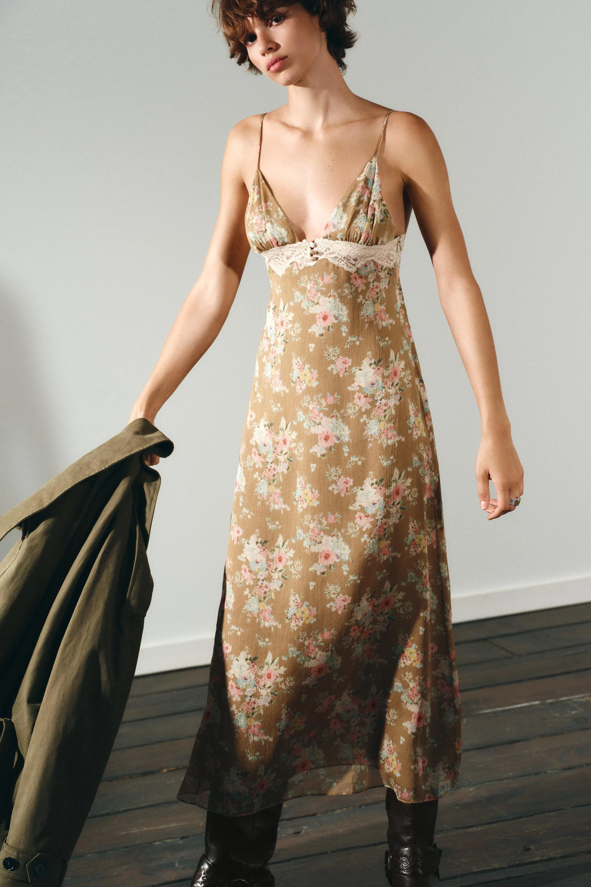 پیراهن میدی گیپوری با طرح گل