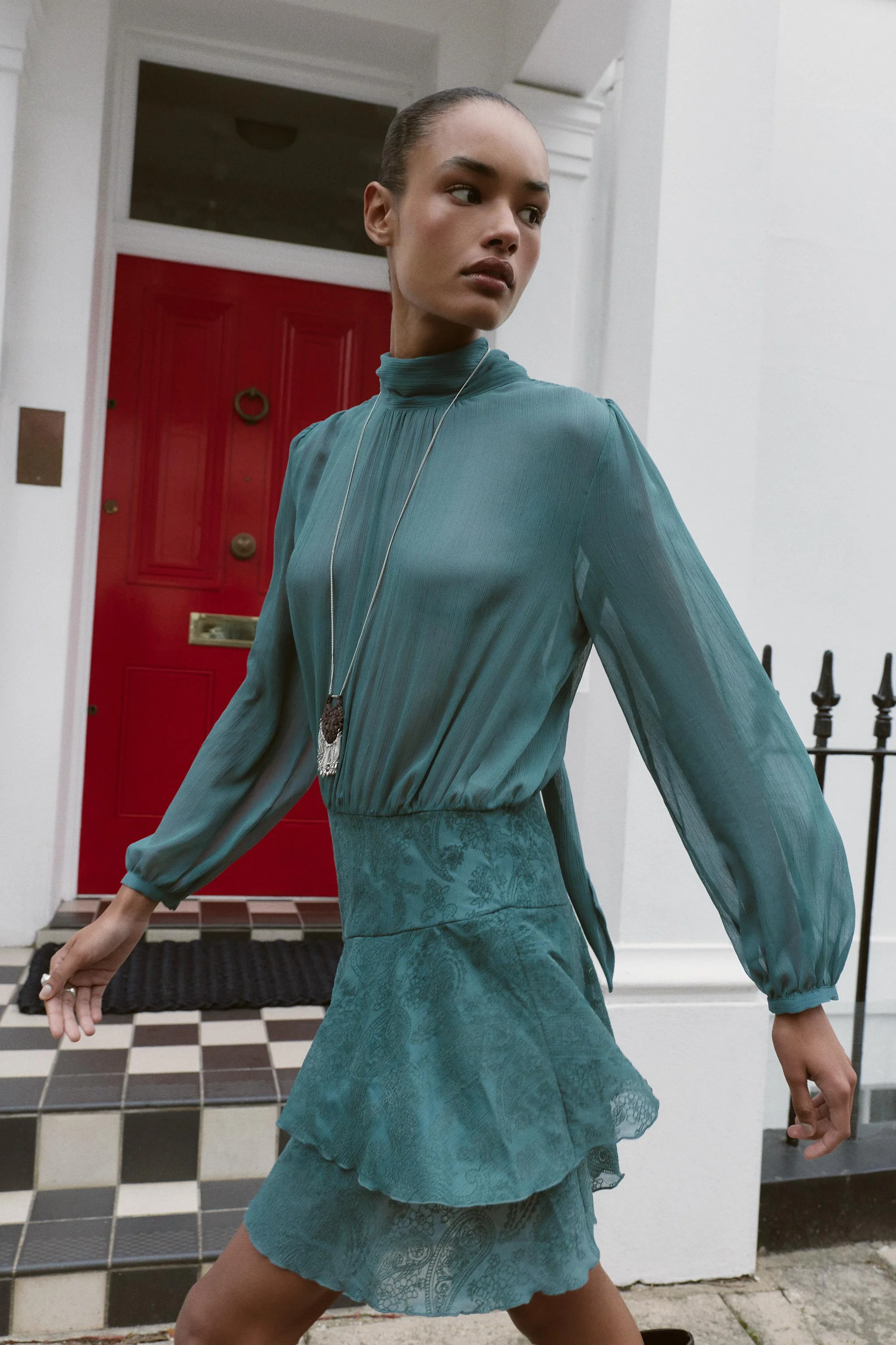 پیراهن کوتاه ترکیبی چین‌دار