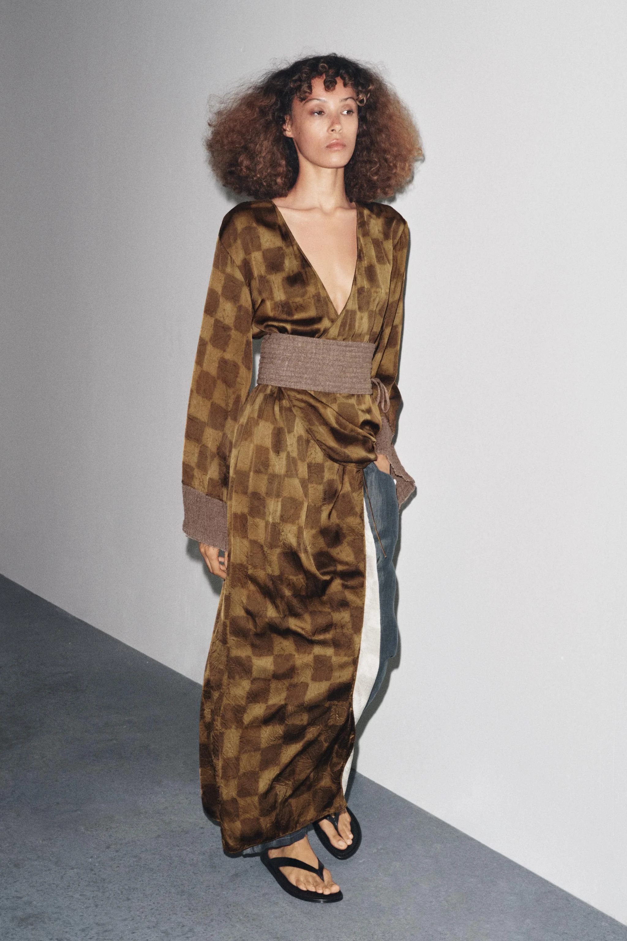 پیراهن میدی طرح دار کمربند دار