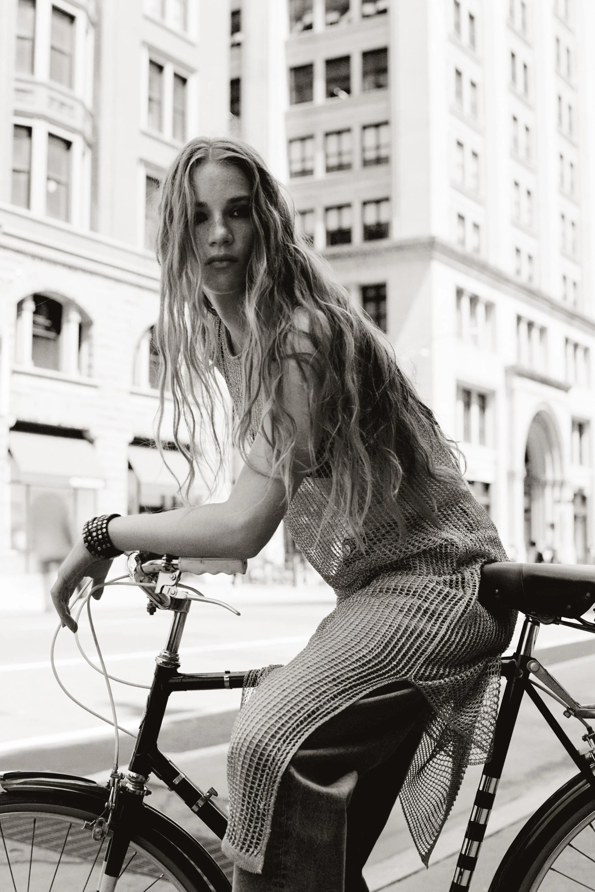 پیراهن میدی توری با نخ متالیک