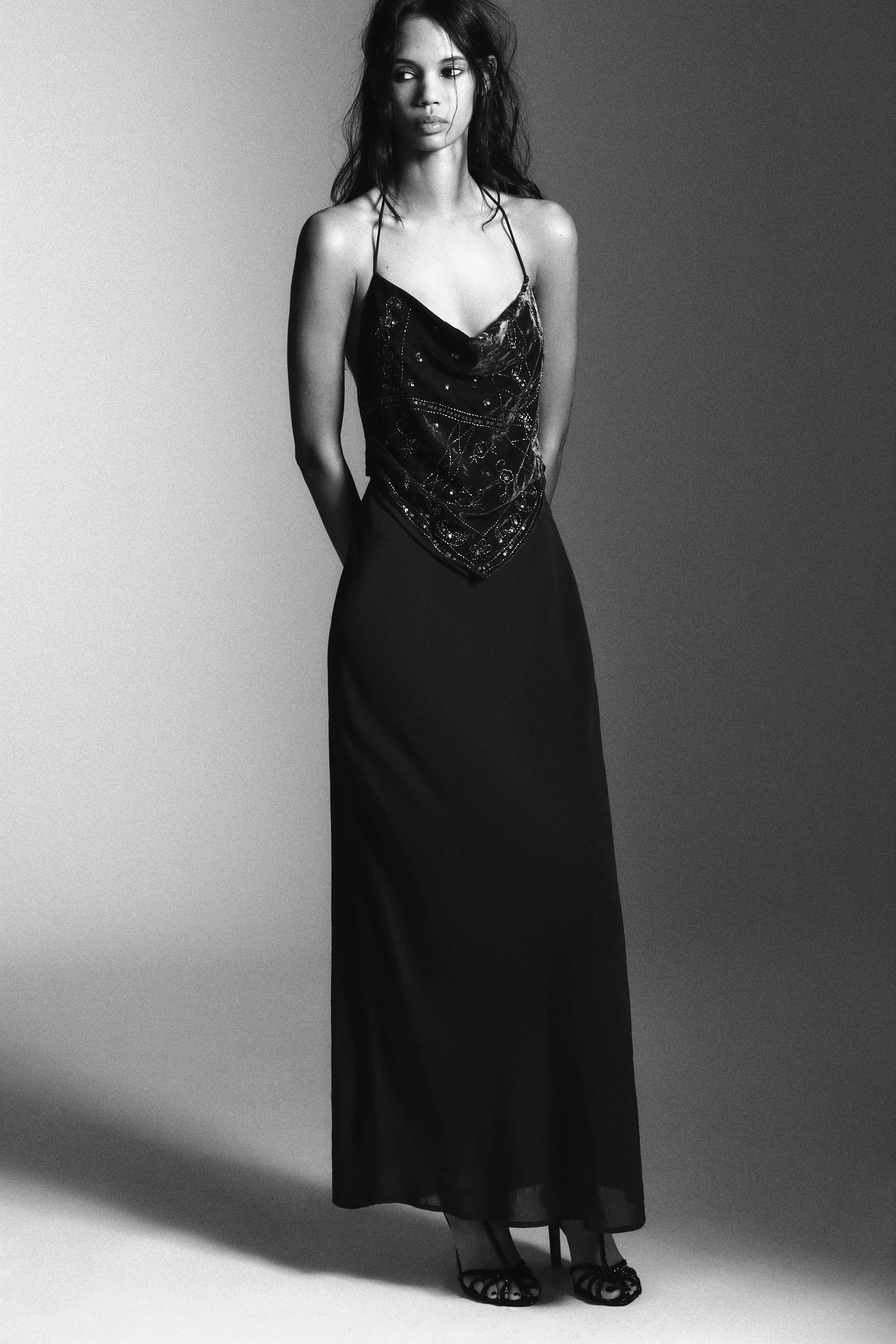 پیراهن بلند مخمل مهره‌دار