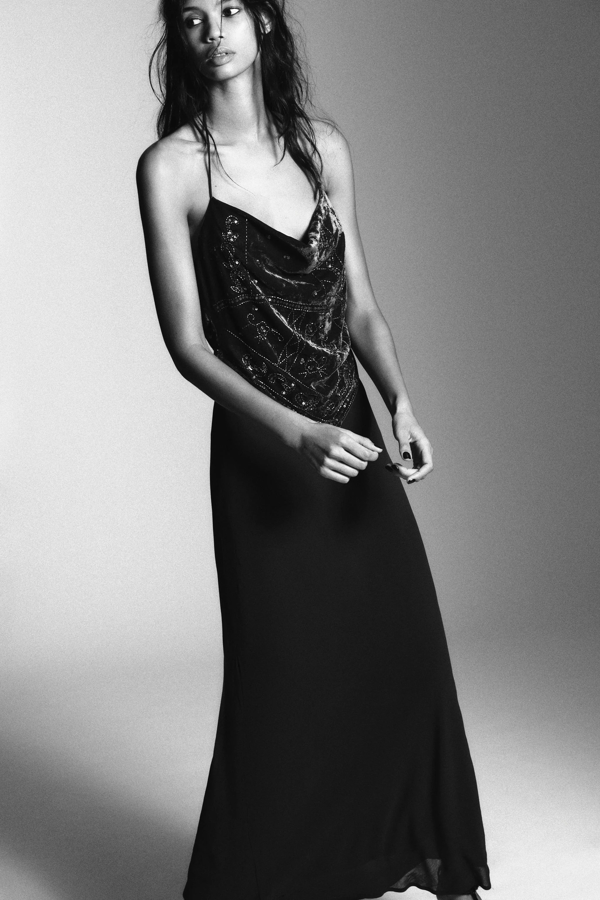 پیراهن بلند مخمل مهره‌دار