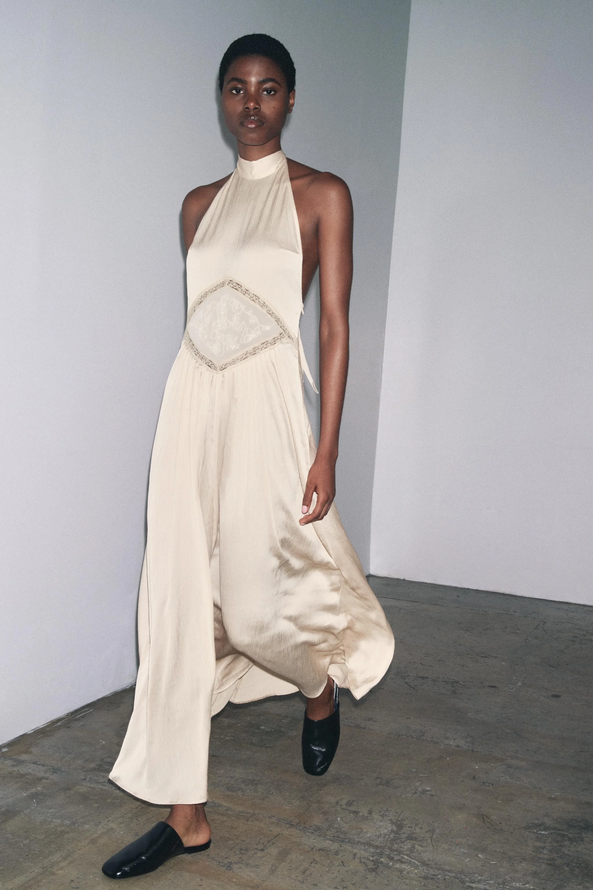 پیراهن میدی گلدوزی شده