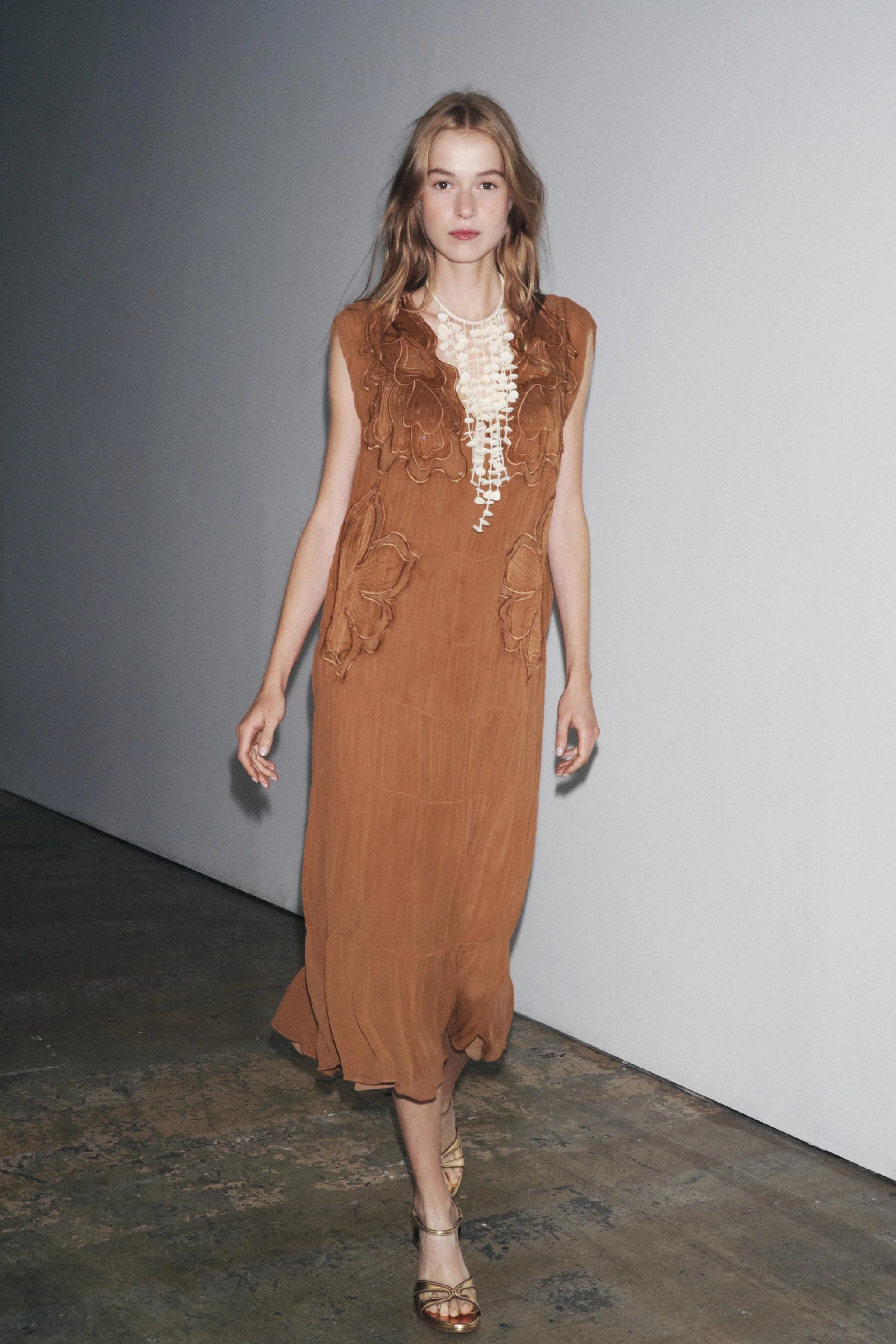 پیراهن میدی زنانه مدل گلدوزی شده