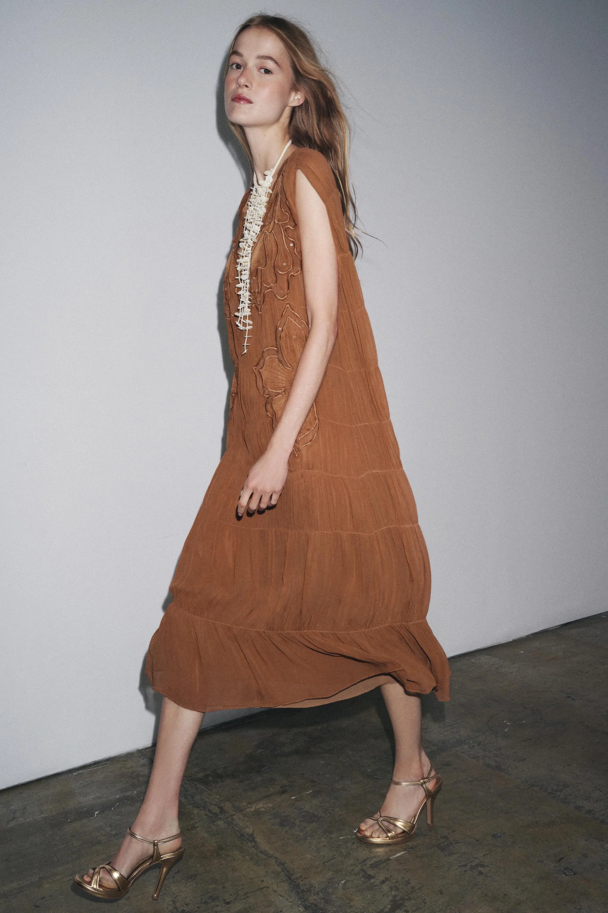 پیراهن میدی زنانه مدل گلدوزی شده