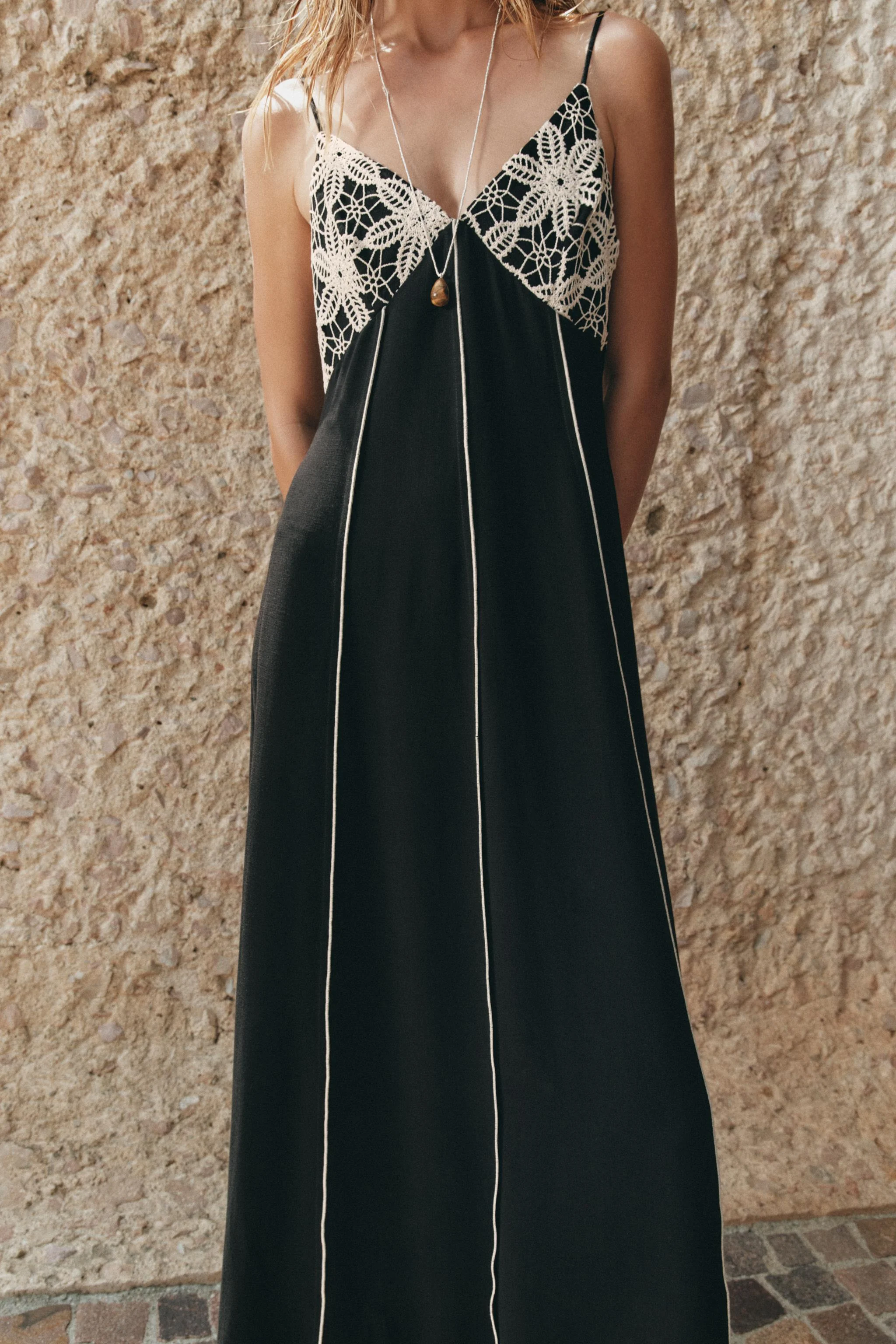 پیراهن میدی گلدوزی شده