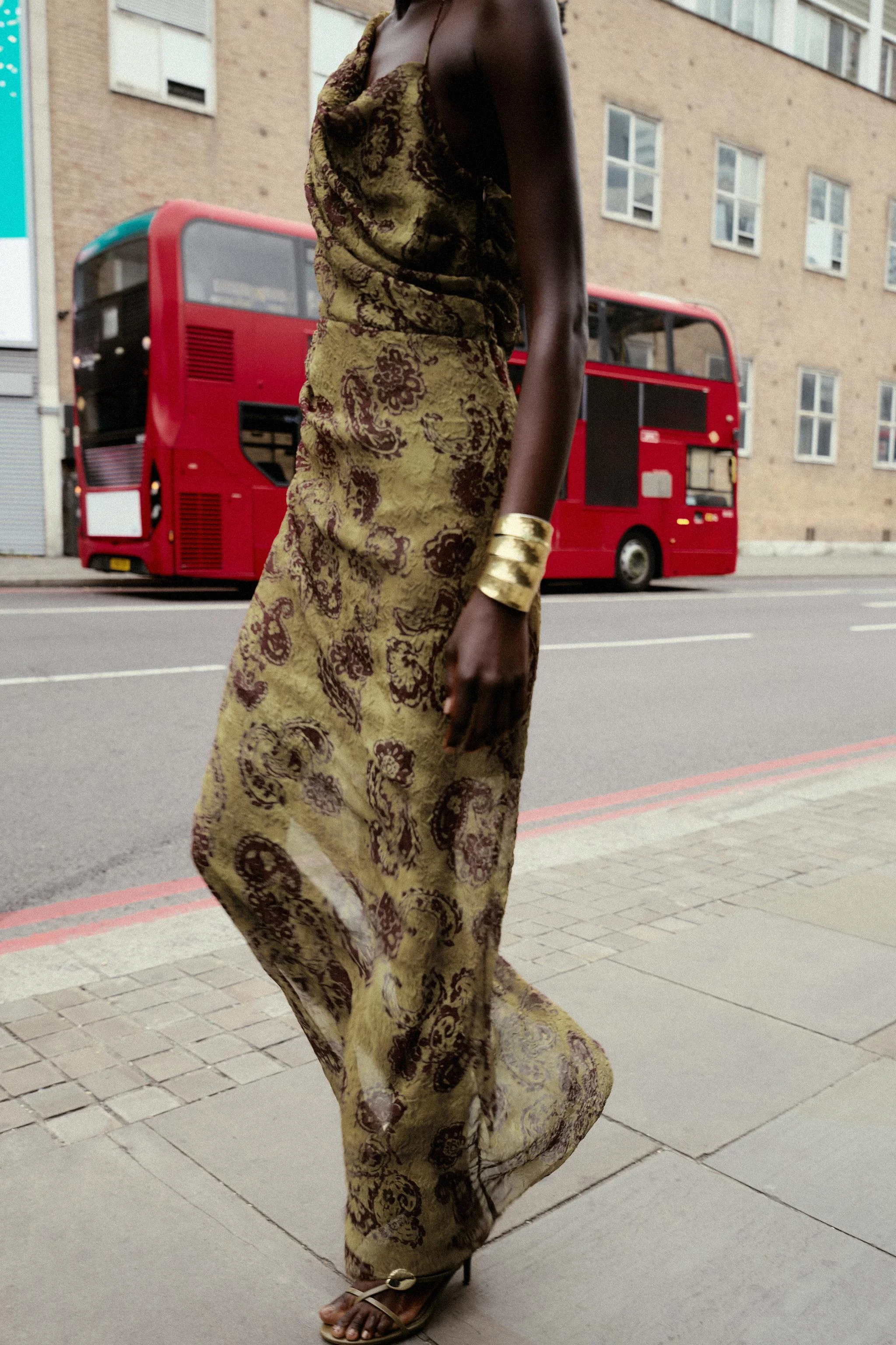 پیراهن میدی طرح‌دار نامتقارن