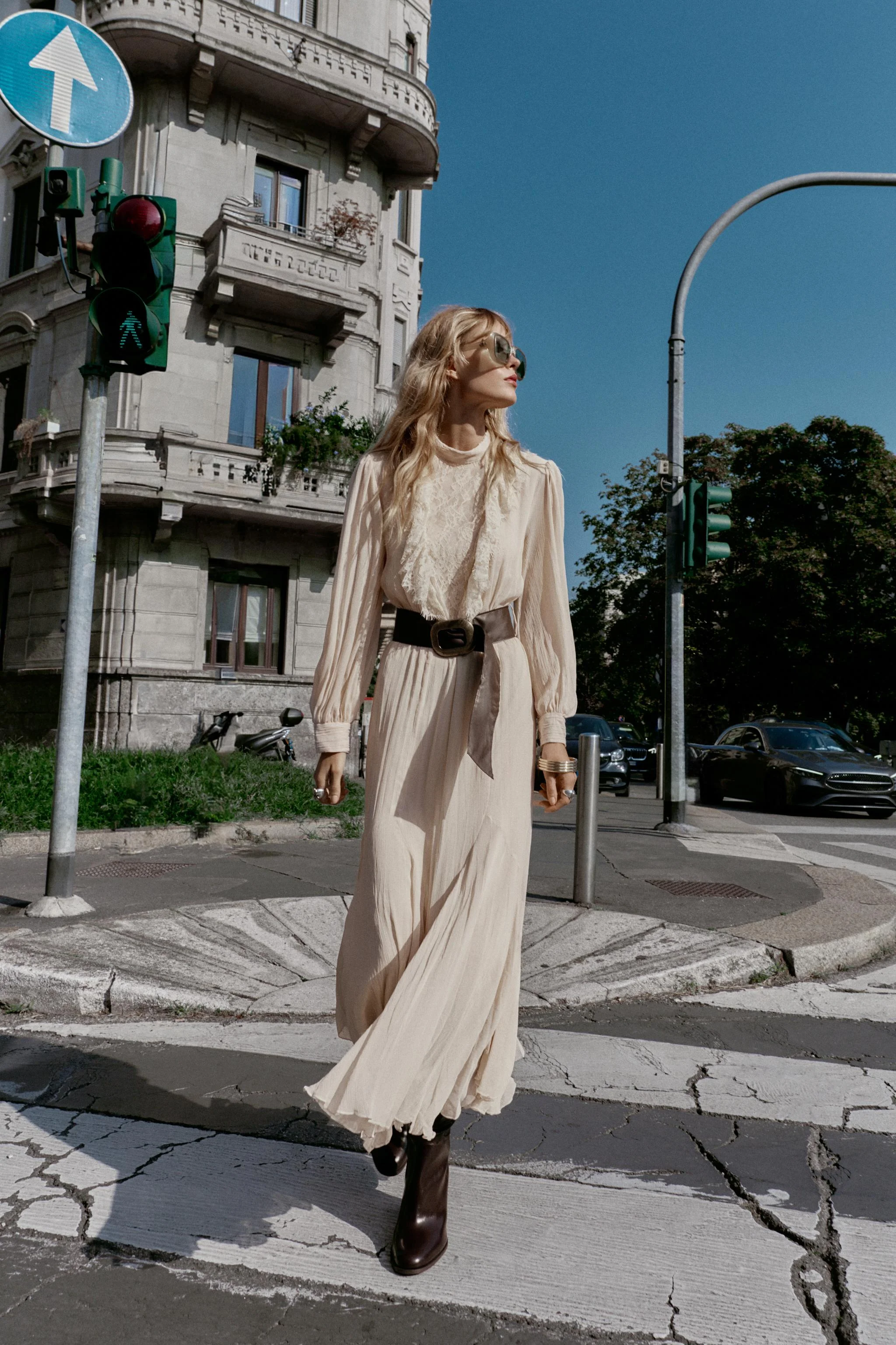 پیراهن میدی گیپور با کمربند پیراهن میدی گیپور با کمربند